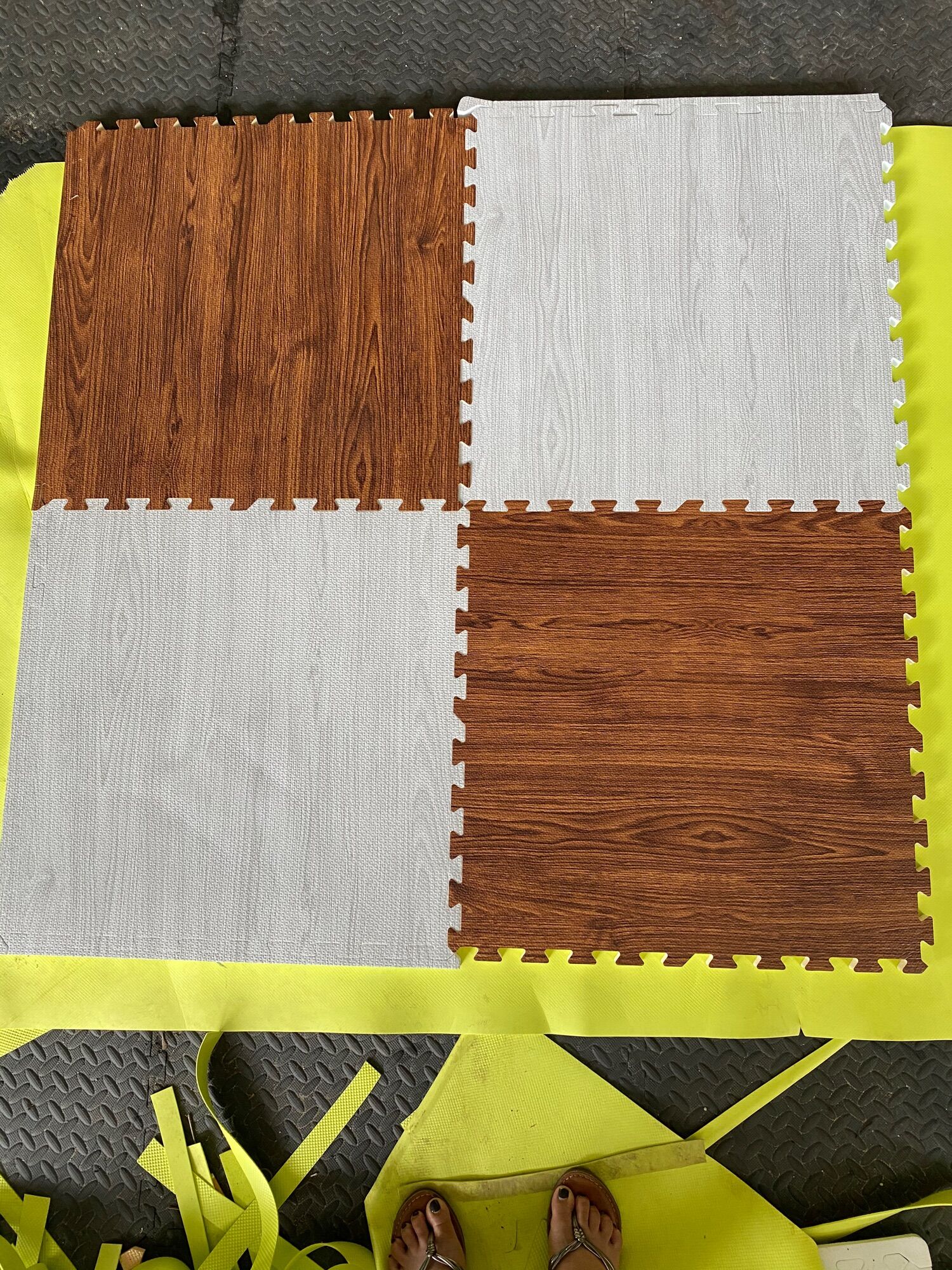 Thảm xốp lót sàn vân gỗ 60×60×1cm