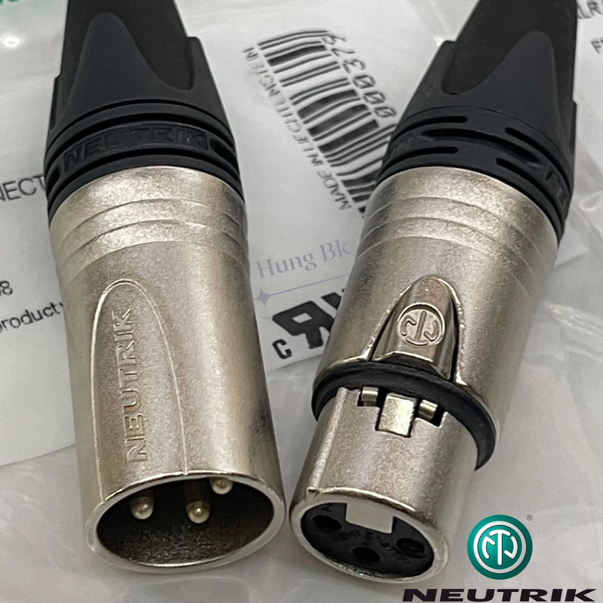 NC3FXX and NC3MXX Jack canon của hãng Neutrik (Tiếp điểm mạ bạc) cung cấp một số tính năng mới giúp sản phẩm trở nên đáng tin cậy hơn, dễ lắp ráp hơn và cải thiện tính tiếp xúc cũng như giảm căng dây cáp.