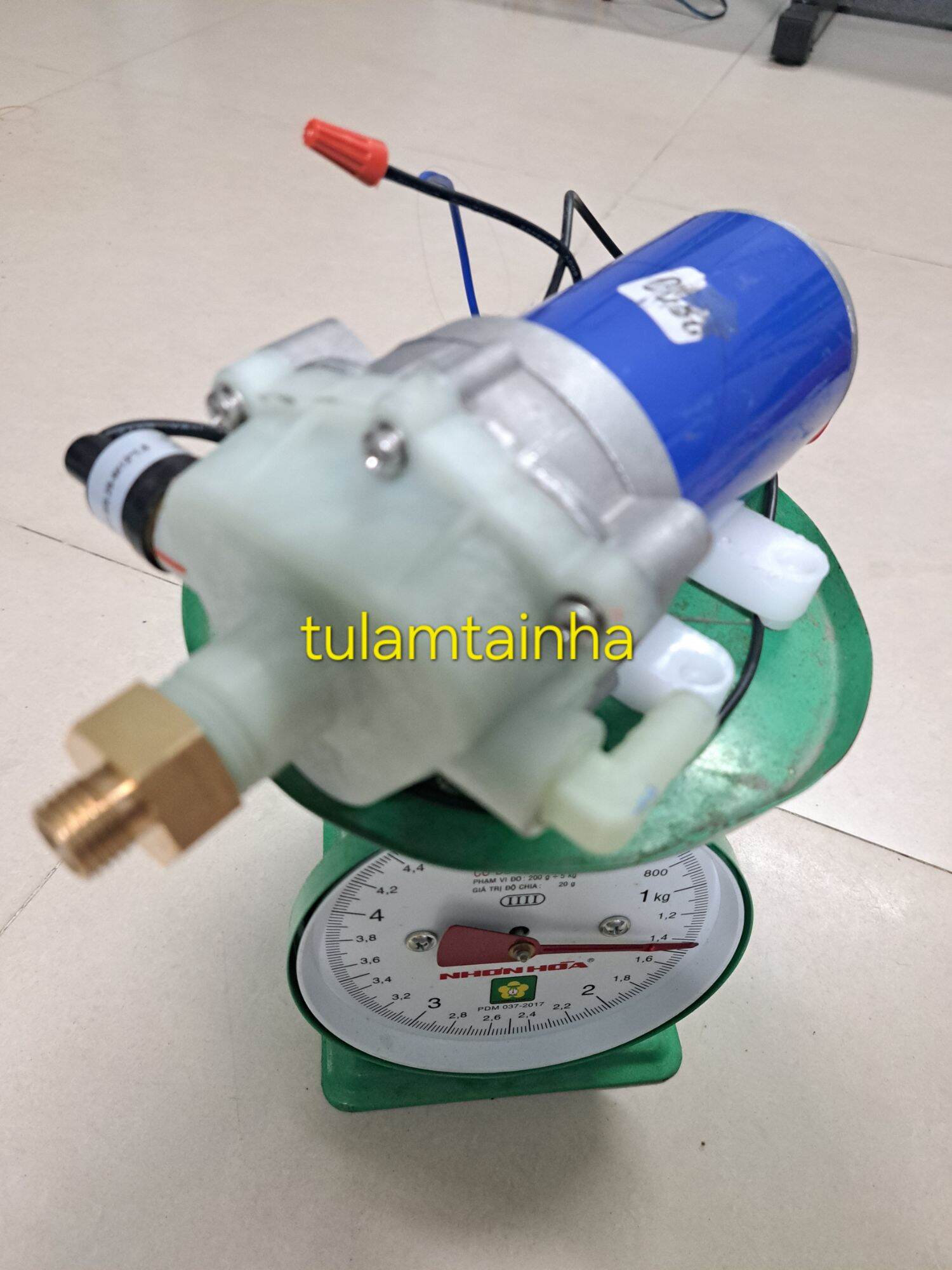 Máy bơm phun thuốc sâu 12V