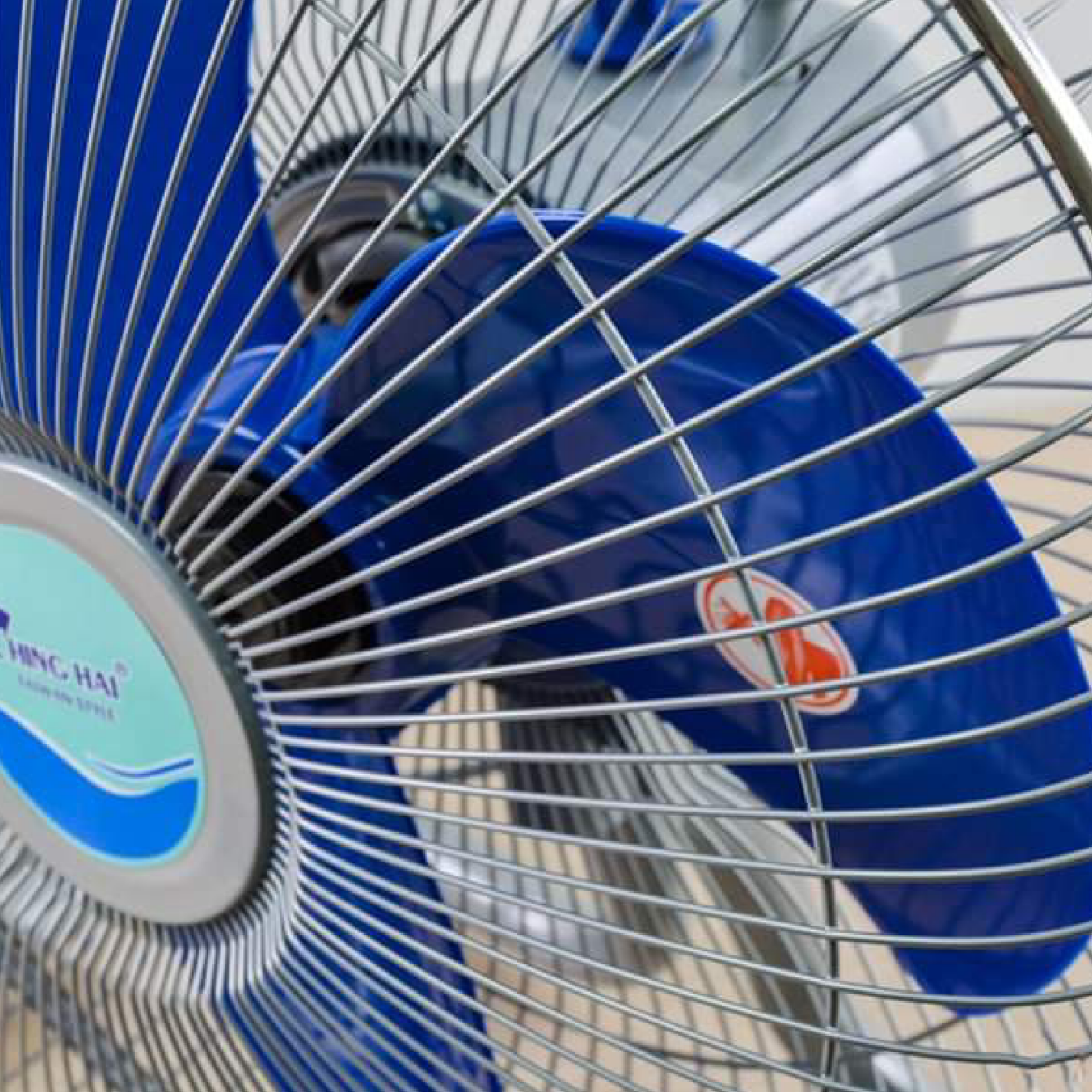 Quạt sàn chân quỳ ChingHai FF802