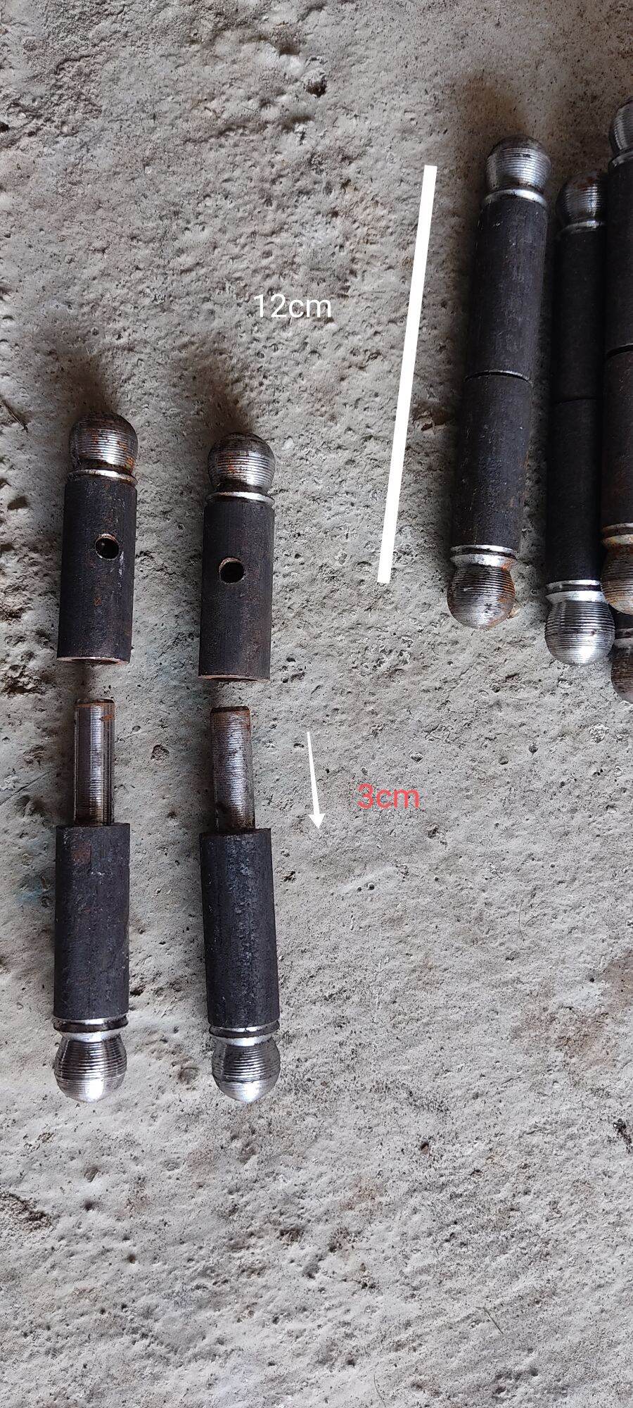 Bản lề phi 18 mm. dài 12 cm. ngõng 3 cm