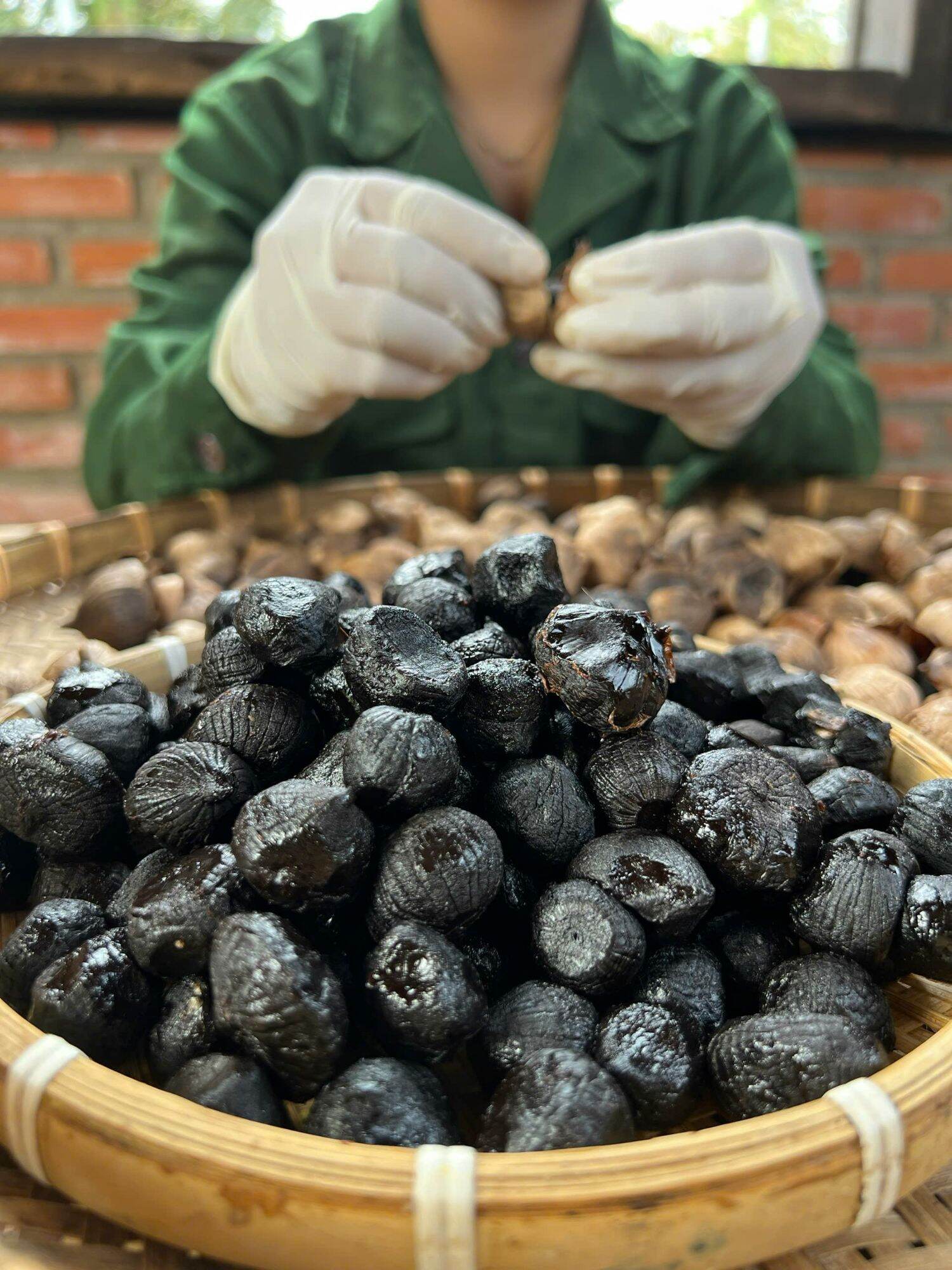 Mặt Nạ Tỏi Đen Phấn Hoa