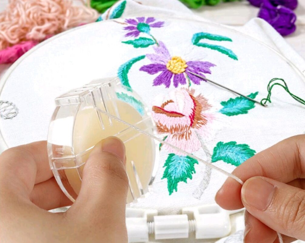 Sáp ong vuốt chỉ có hộp đựng