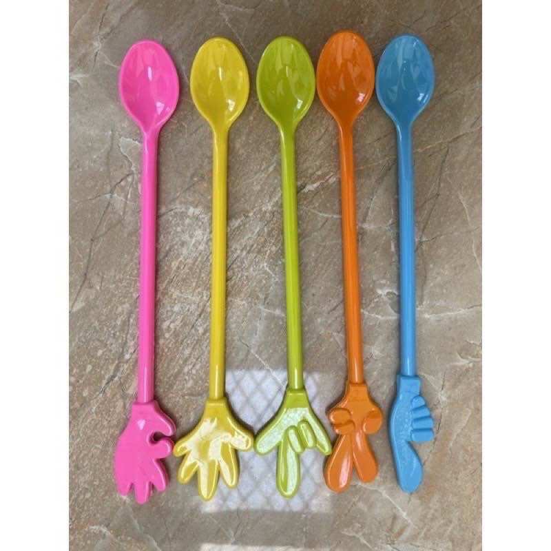 🧨Sỉ_ 100 Cái Muỗng Hình Bàn Tay Nhiều Màu