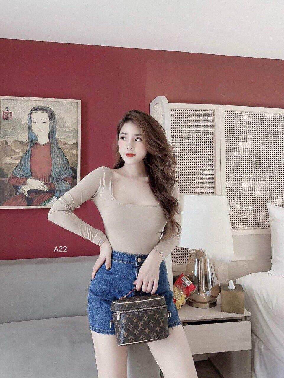 ÁO THUN LỤA CỔ VUÔNG CROPTOP