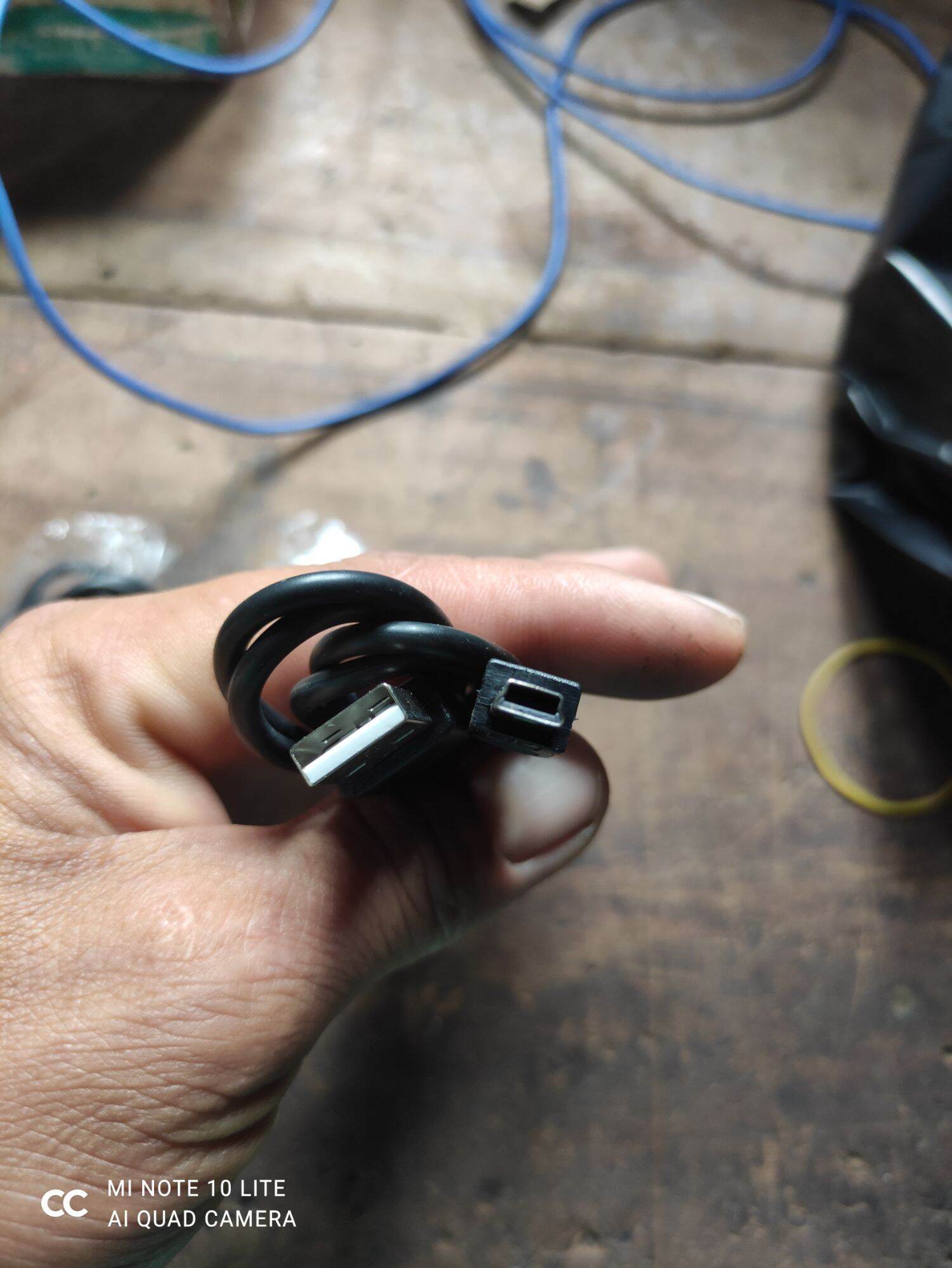 Dây cáp sạc máy nghe giảng, máy hát nhạc mp3