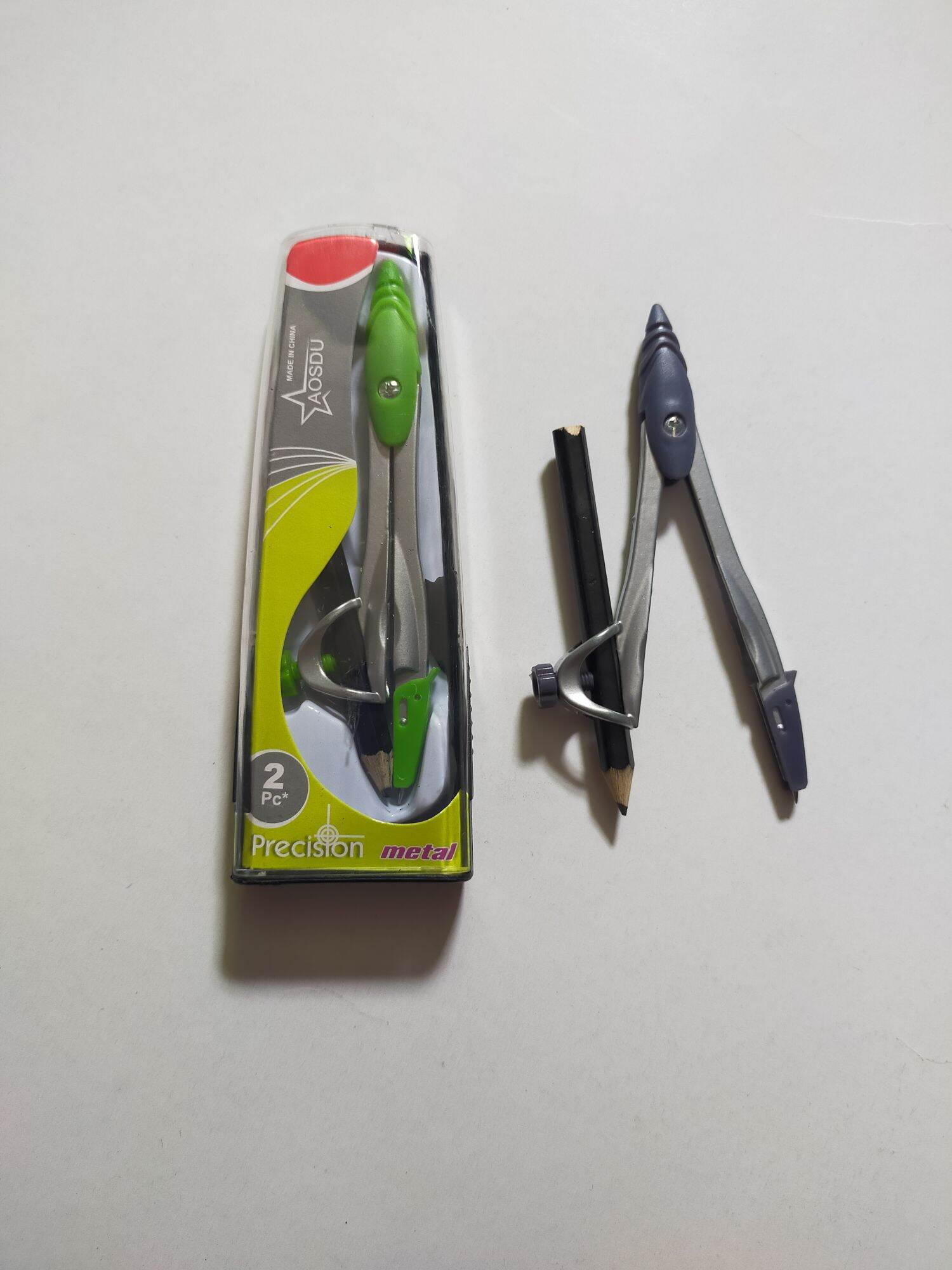 1 cây compa bút chì học sinh