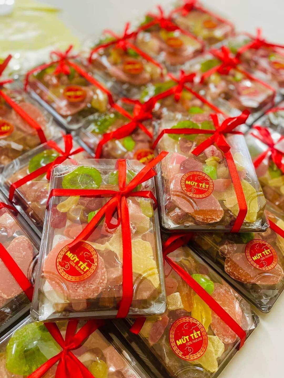 Hộp mứt Tết 10 loại mứt 500g