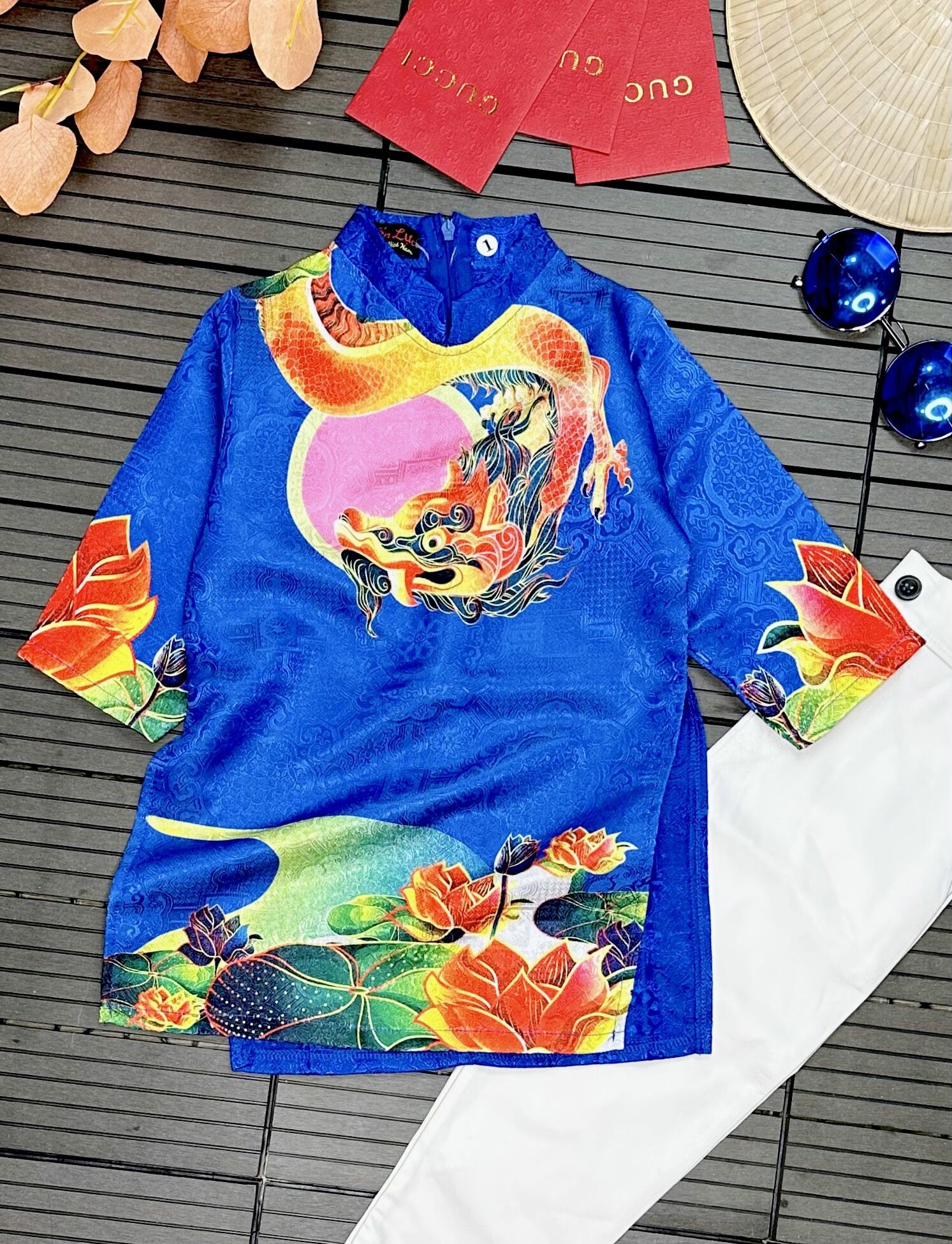 áo dài cách tân rồng hoa sen