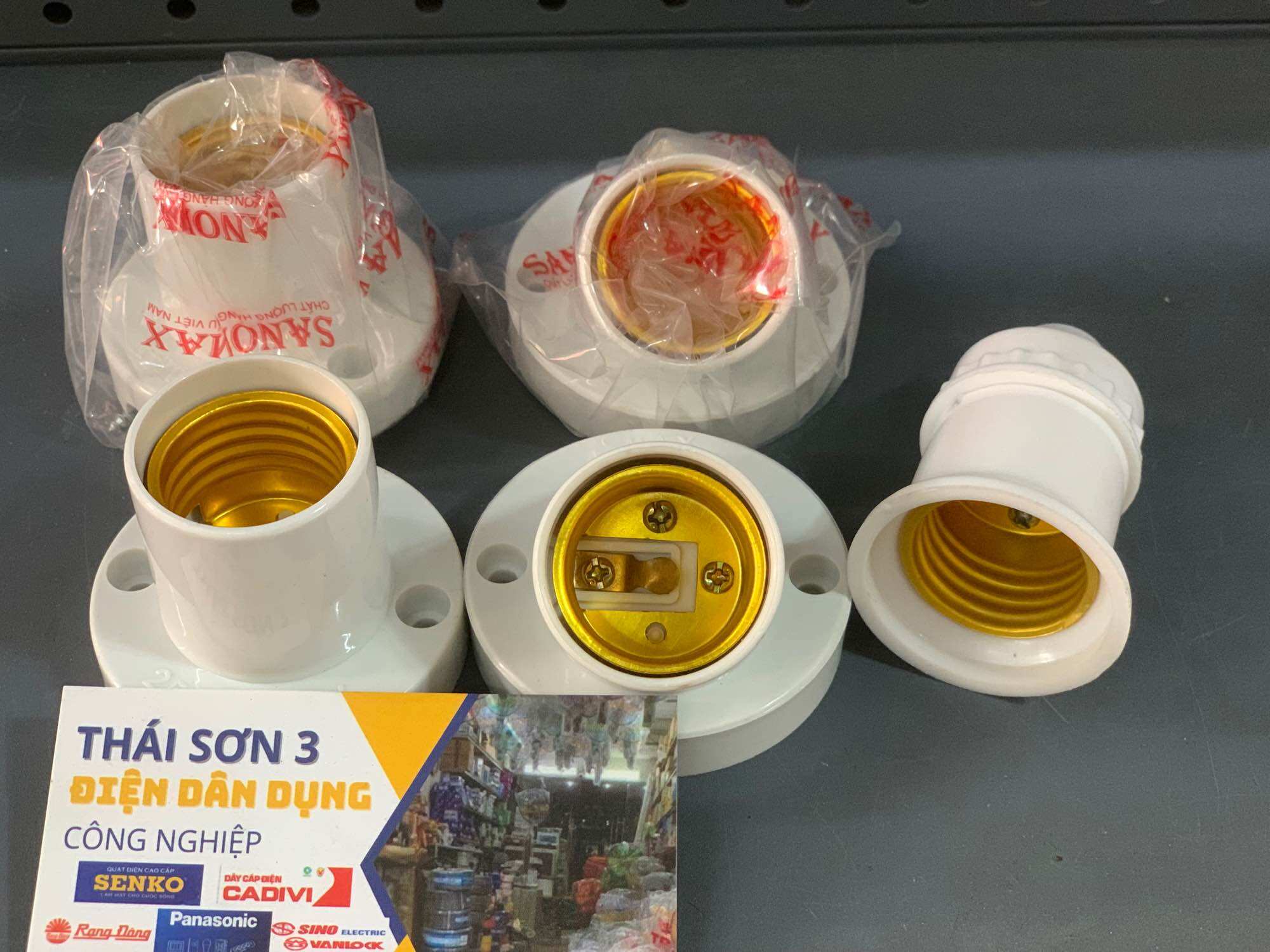 Đuôi đèn Sanomax E27 thông dụng nhiều dạng