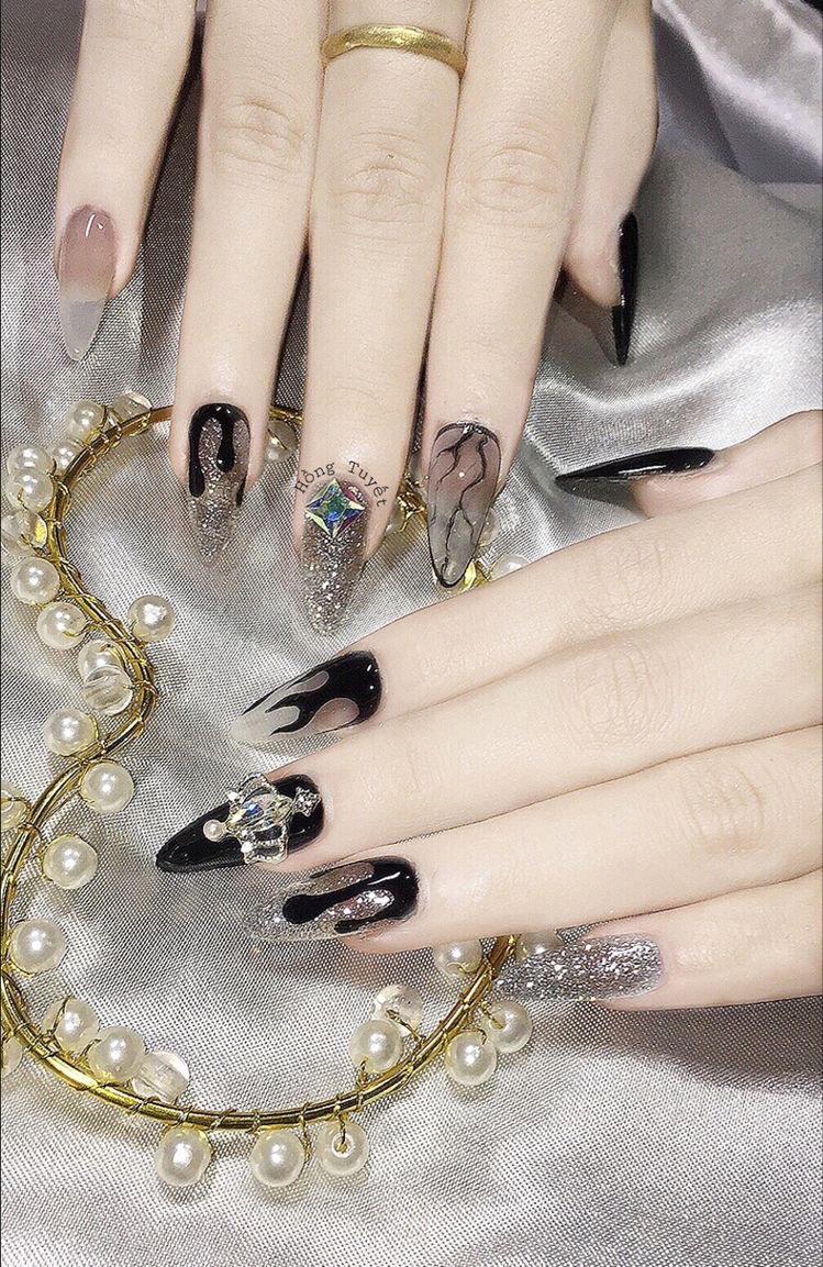 Nail box thiết kế theo phom móng siêu xinh