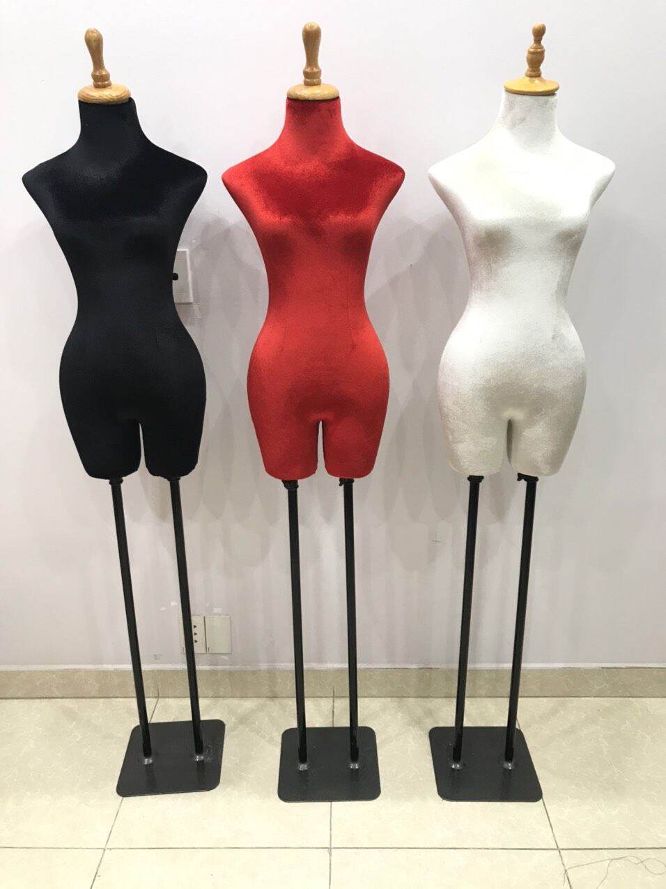 Manocanh nhung nữ chân sắt