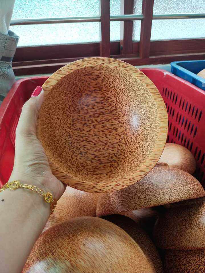 chén ăn cơm làm từ gỗ dừa