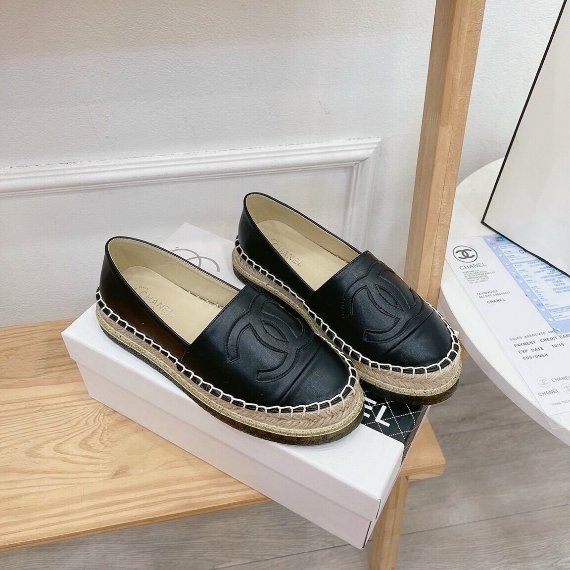 Giày Chanel x Pharell White Canvas siêu cấp 11  Shop giày Replica