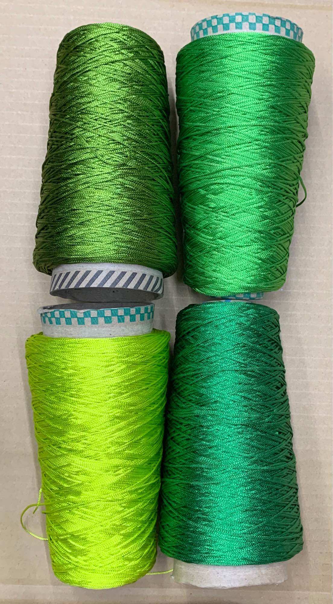 1 cuộn chỉ tơ dù 1mm.