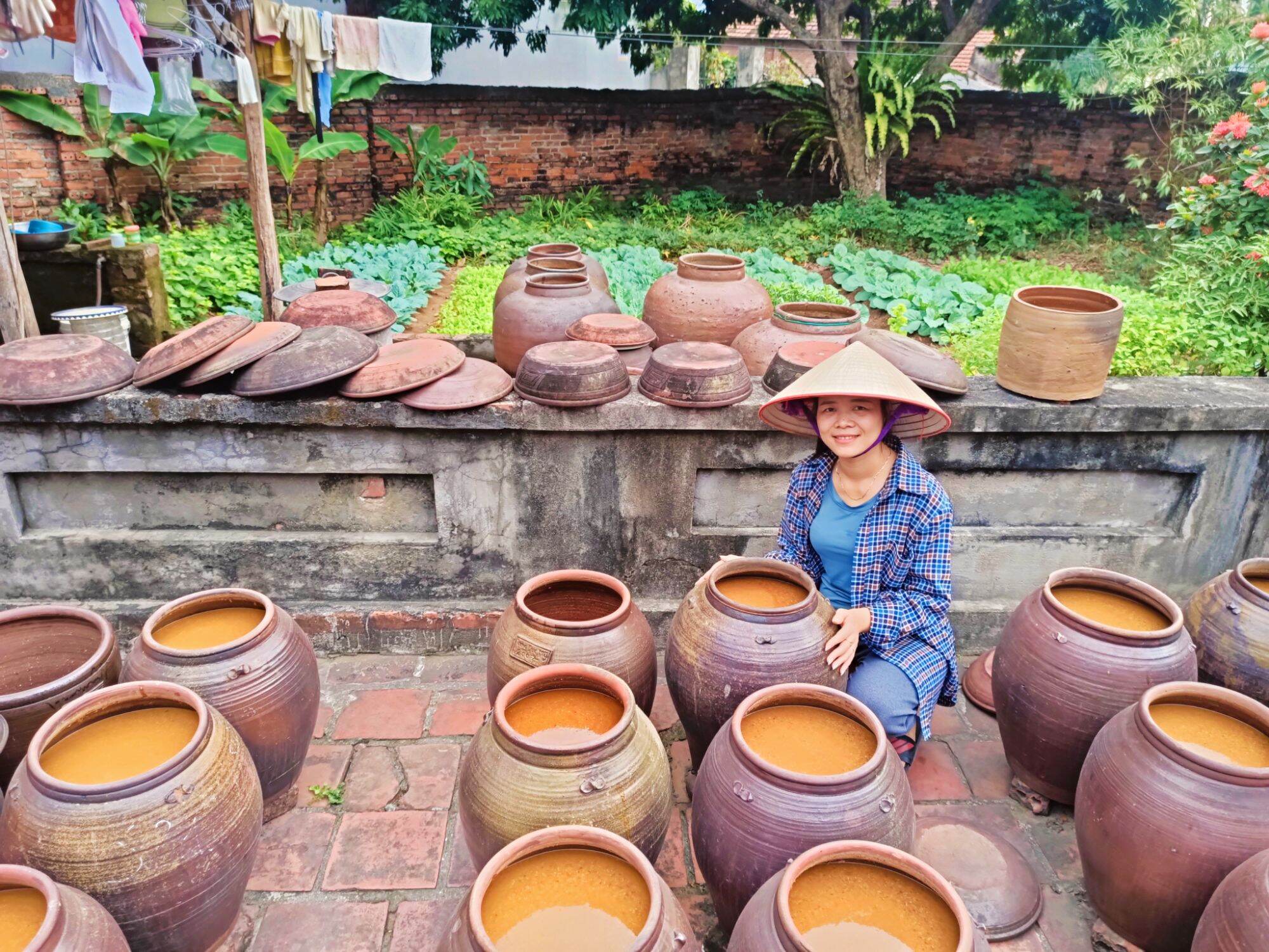 Tương bần ngon - đặc sản tương nếp cổ truyền làng dục mỹ - cao xá - phú thọ. được sản xuất theo kinh nghiêm gia truyền, tương ngon, tương bần ngon, tương nếp bầm tôi..chai 500ml