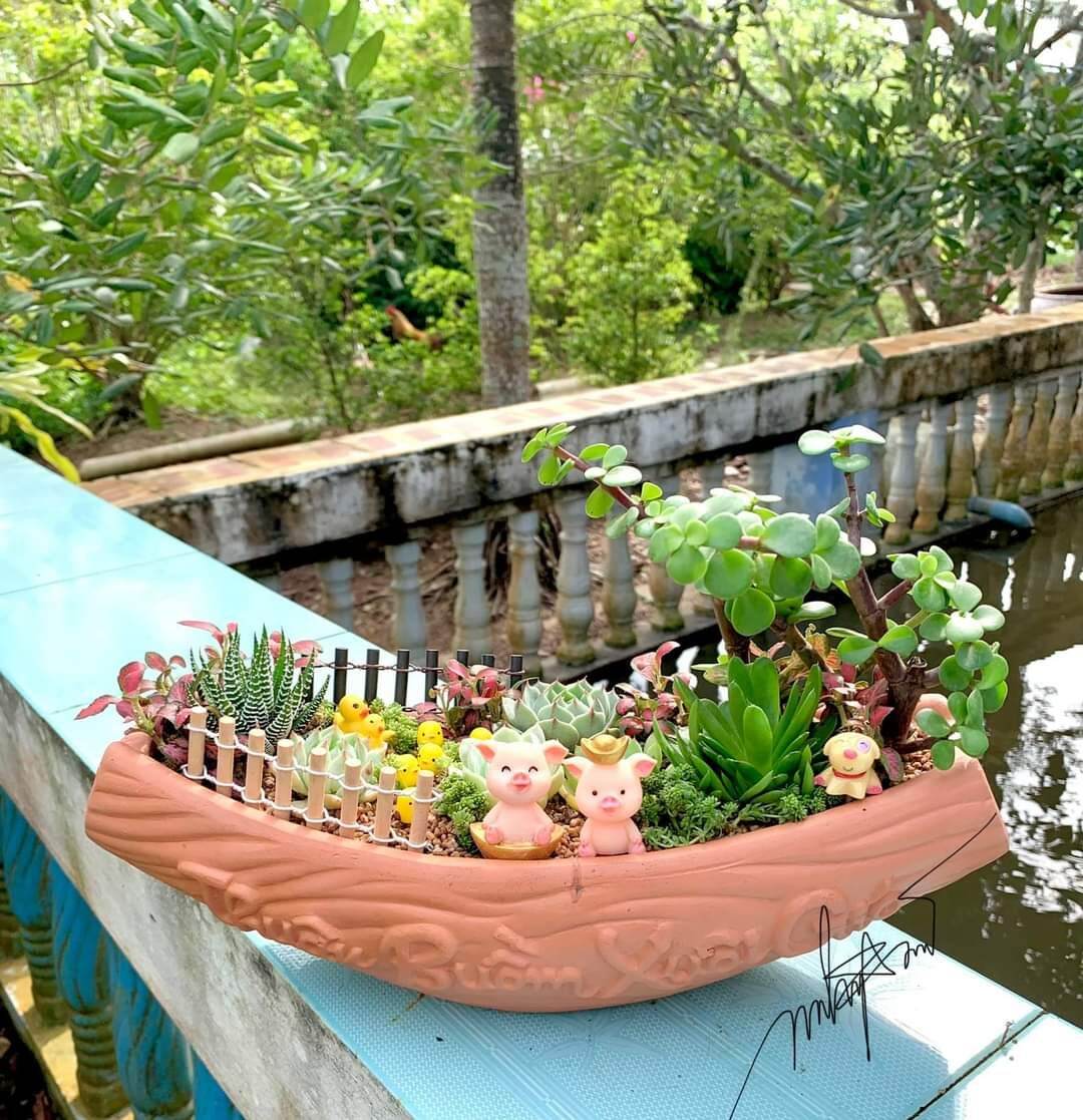Chậu trồng cây gốm đất nung (terracotta) hình CHIẾC THUYỀN - gốm sứ sân vườn Bình Dương chất lượng cao