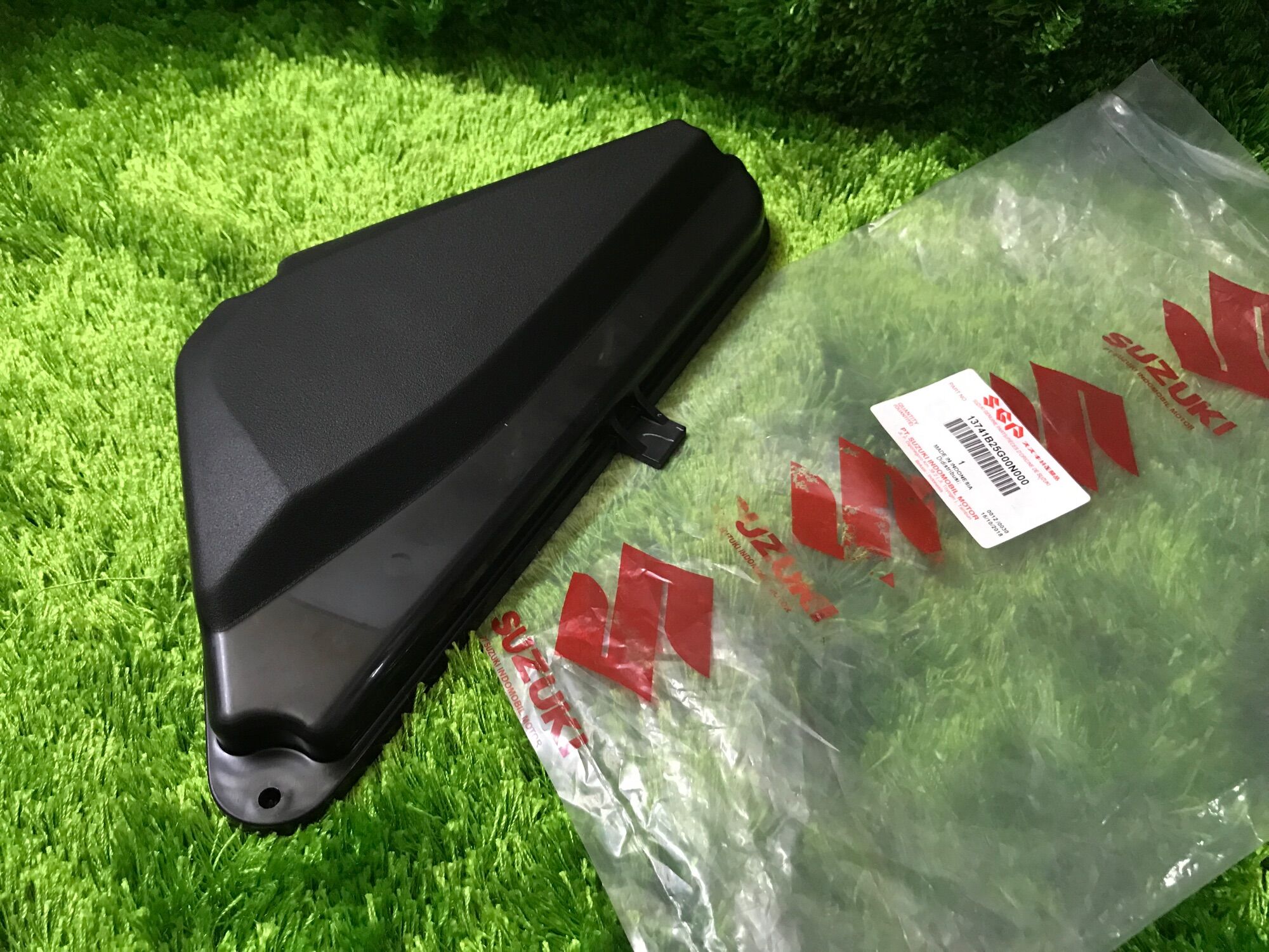 Ốp nắp Bộ Lọc Gió Raider Xc