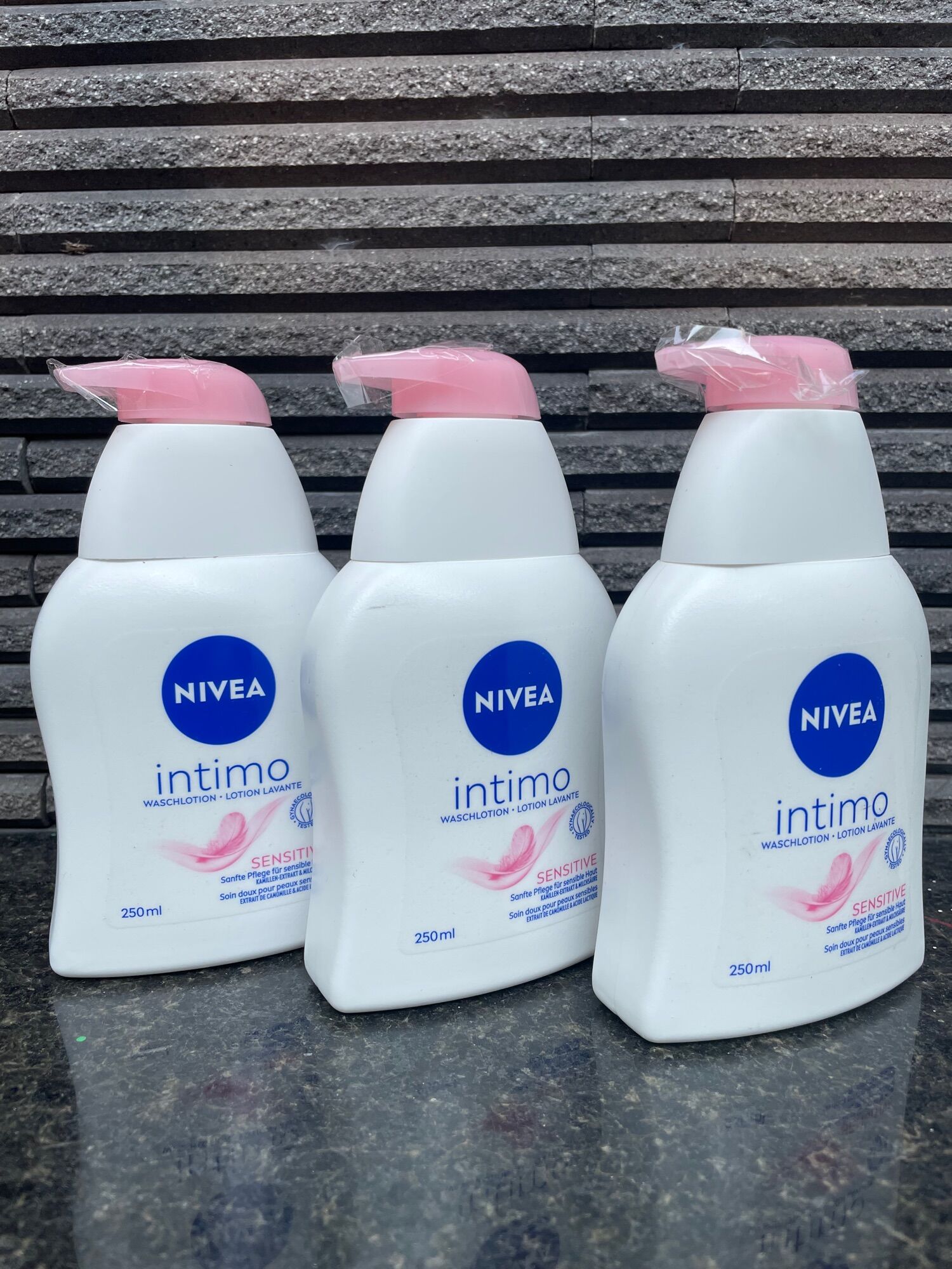 Hàng Đức DUNG DỊCH VỆ SINH PHỤ NỮ NIVEA INTIMO 250ml