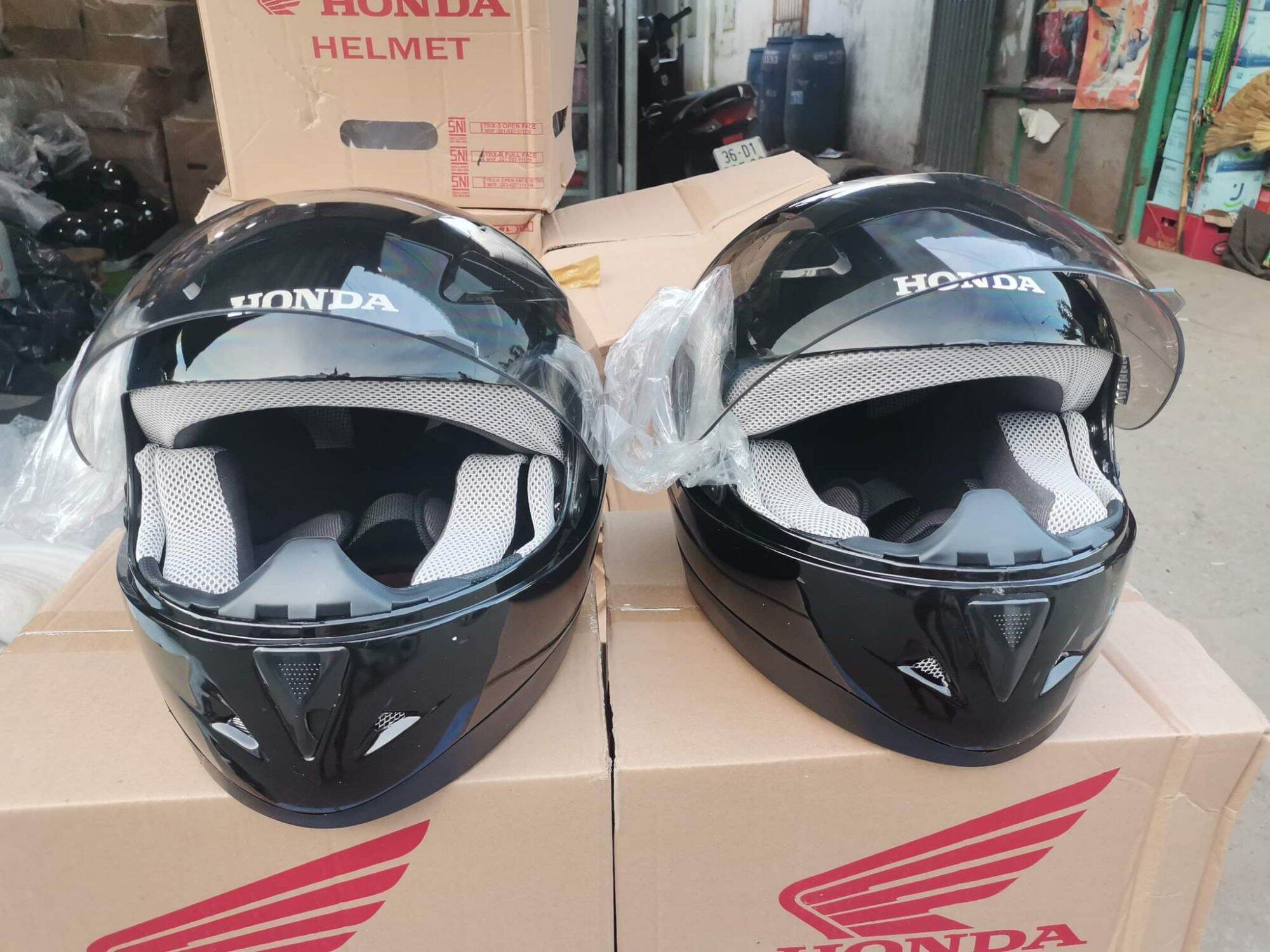 Nón Honda fullface có trầy  xước do vận chuyển