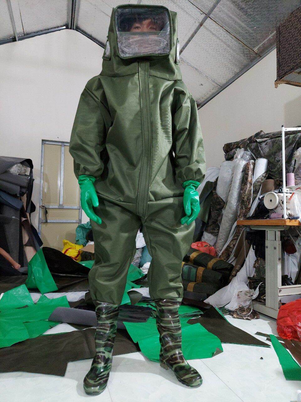 Quần áo bắt ong cao cấp bao gồm ủng và găng tay