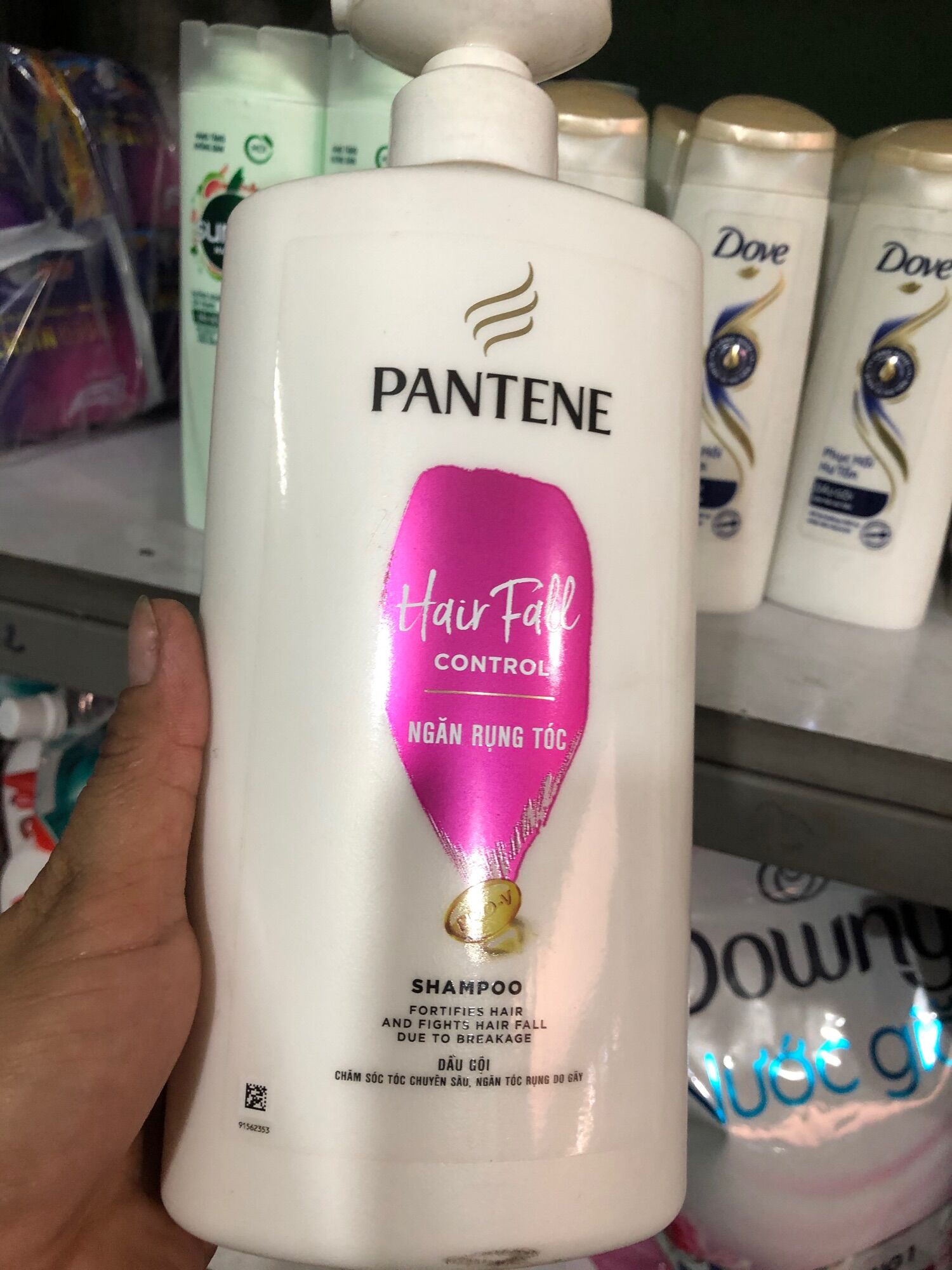 Dầu gội Pantene ngăn rụng tóc chai 650ml