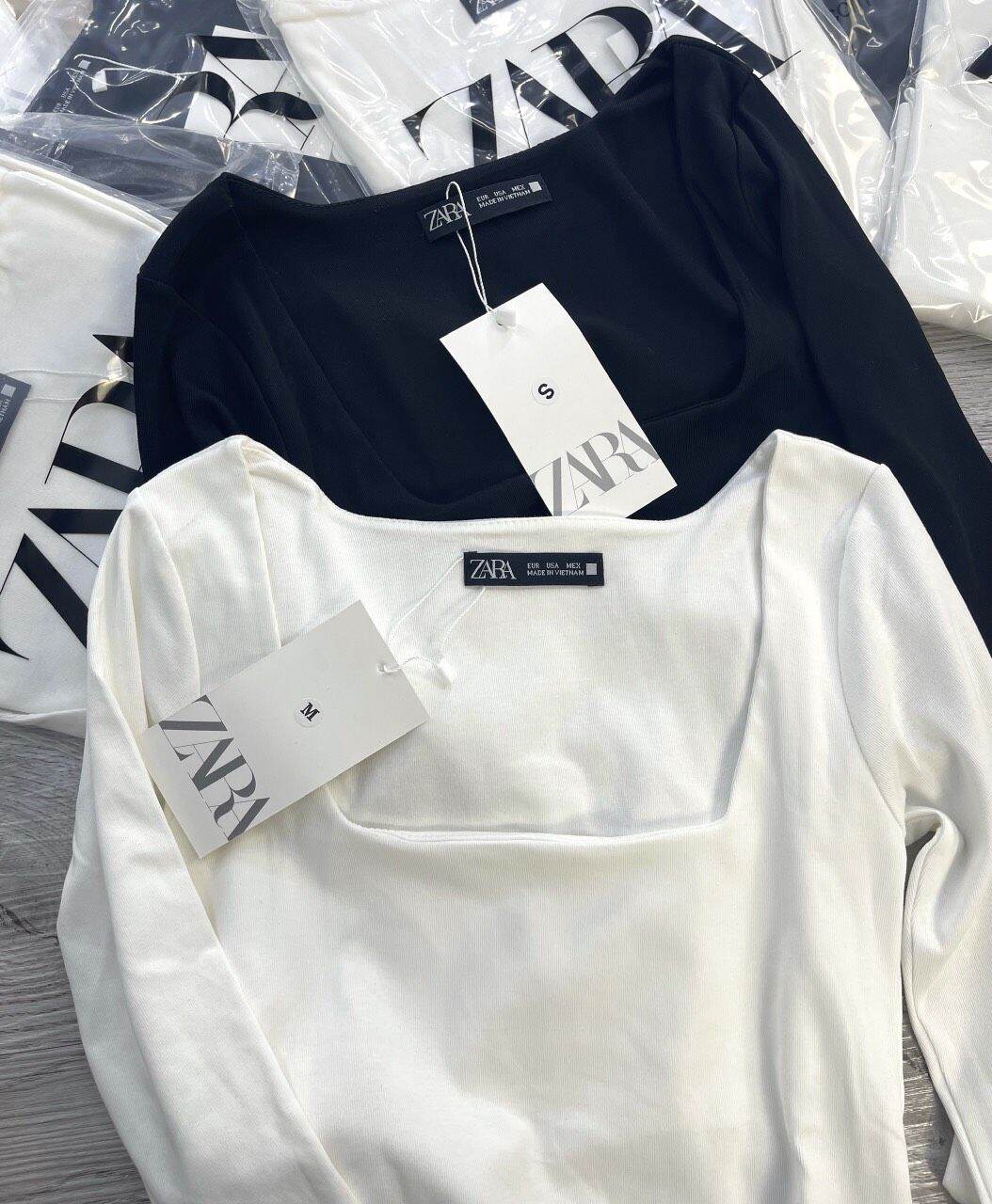 Áo croptop dài tay cổ vuông