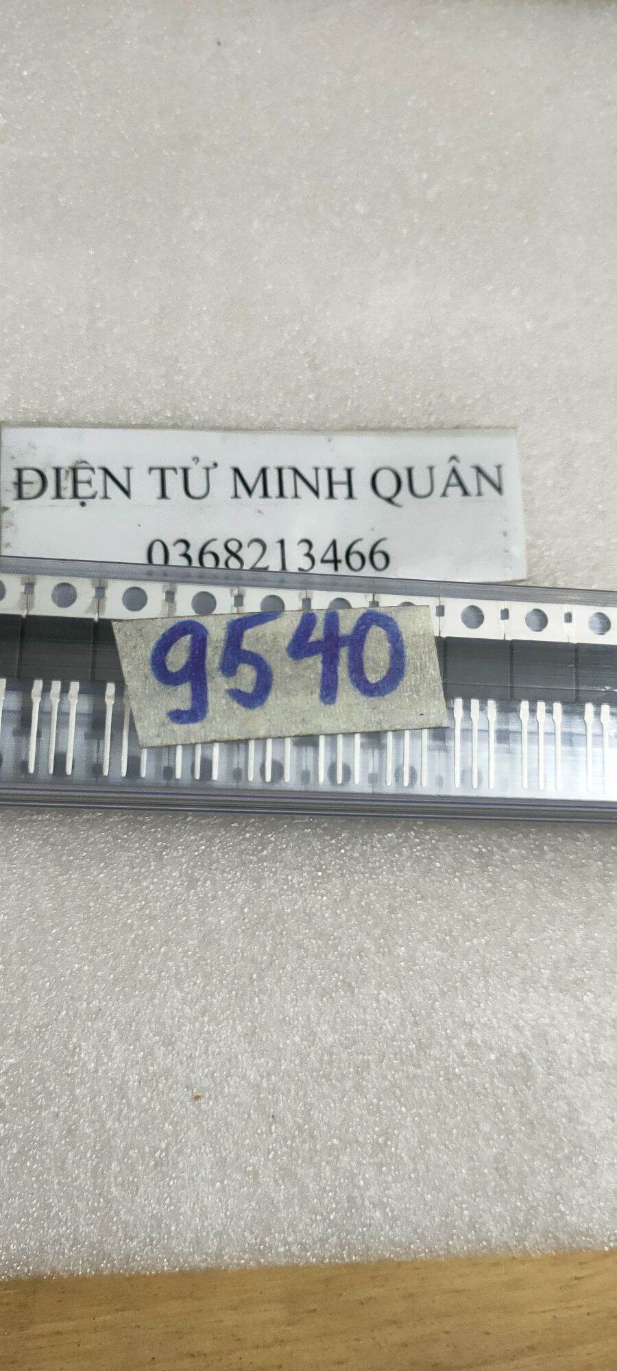 5 con MOSFET IRF9540