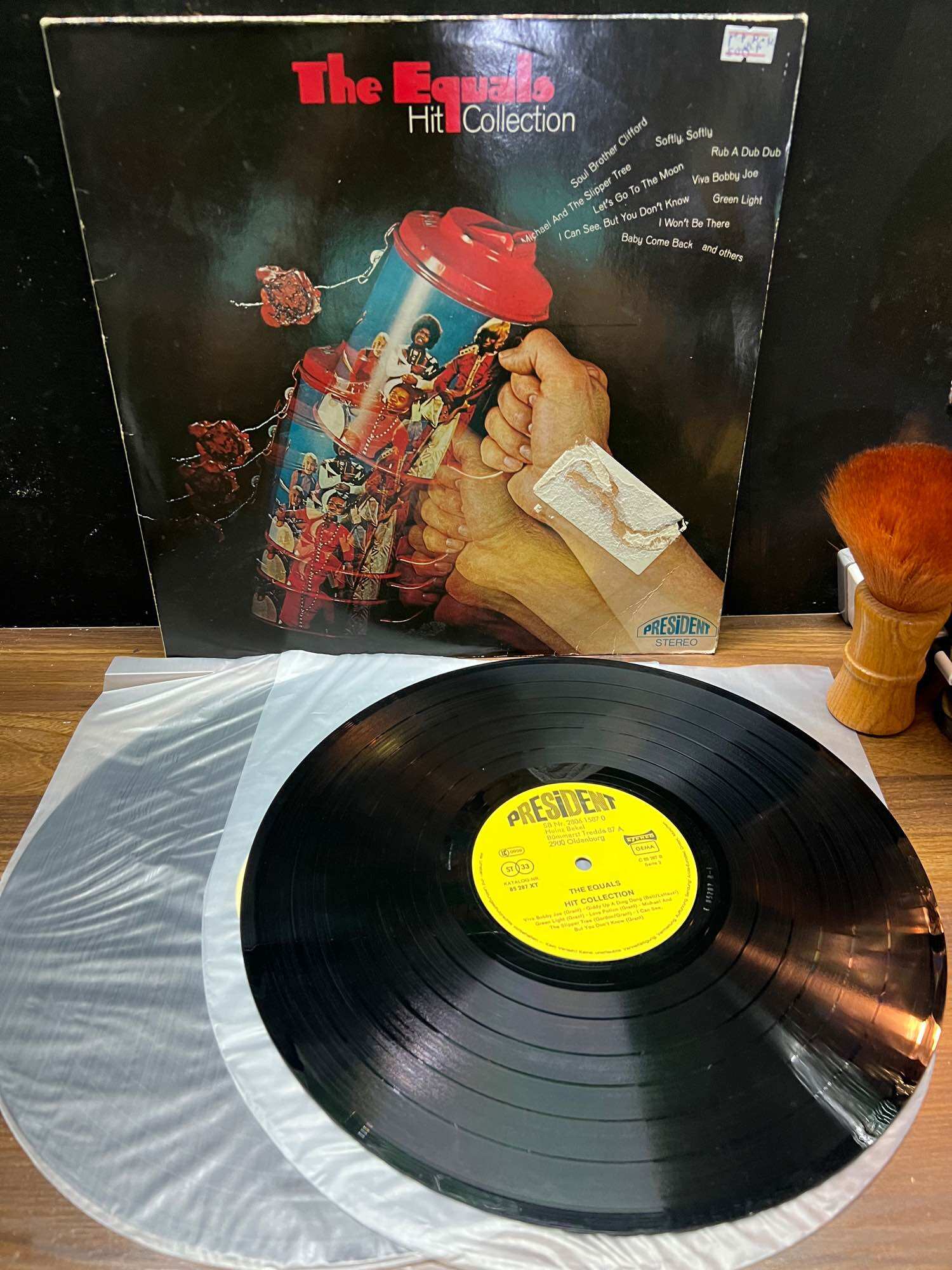 Bộ 2 Đĩa than vinyl : của ban nhạc pop-rock Anh quốc The Equals
✅ Album : "Hit Collection"