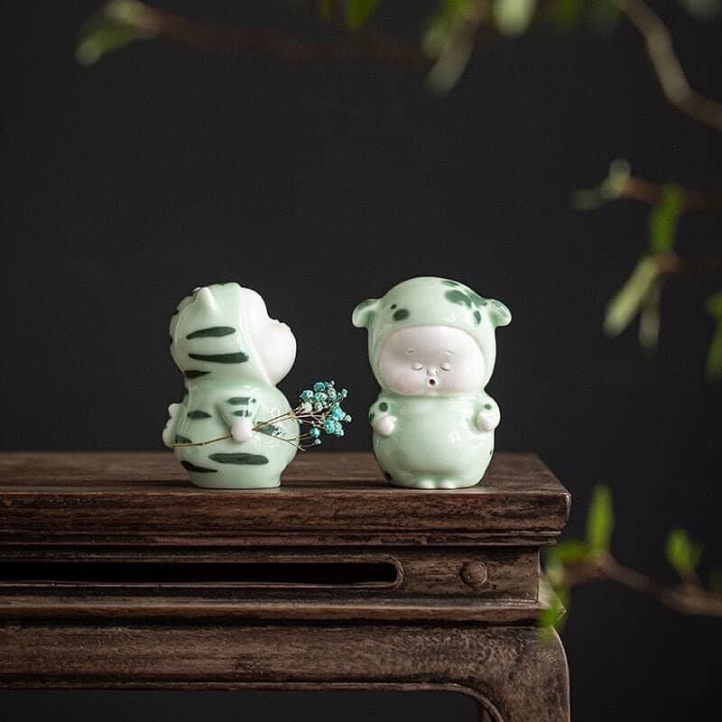Đốt trầm bé mập dễ thương