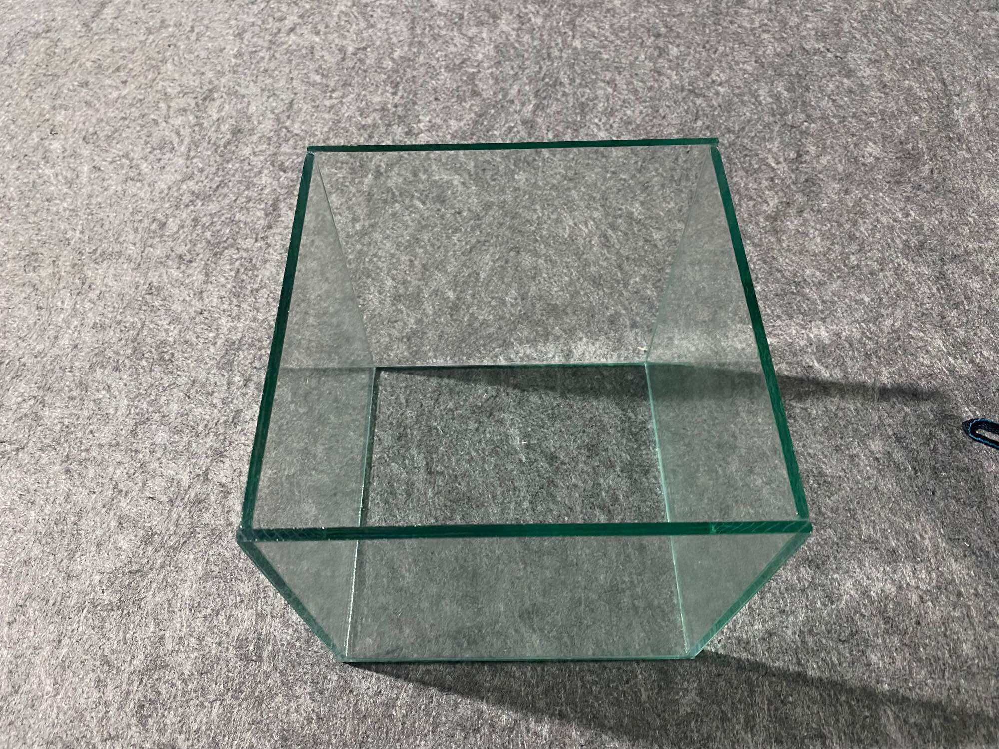 Hồ Cubic Hồ Cá Thuỷ Sinh Hồ Cá Mini Kính 5mm ( D14× R14×C14) + tặng kèm miếng lót đáy hồ