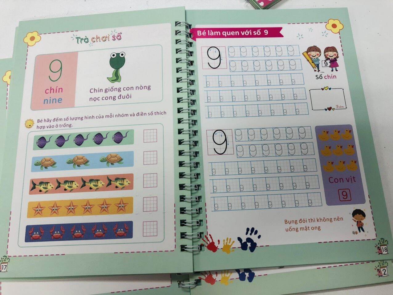 [TẶNG 2 BÚT + 8 RUỘT BÚT + DỤNG CỤ HỖ TRỢ CẦM BÚT] Combo 3 Vở Tập Viết Thần Kì Tự Xoá