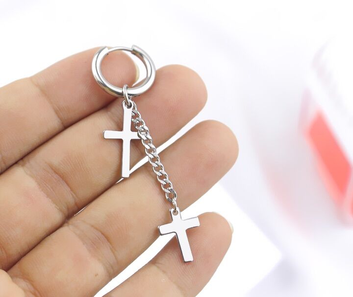 1 CHIẾC BÔNG TAI INOX KPOP HÌNH THÁNH GIÁ