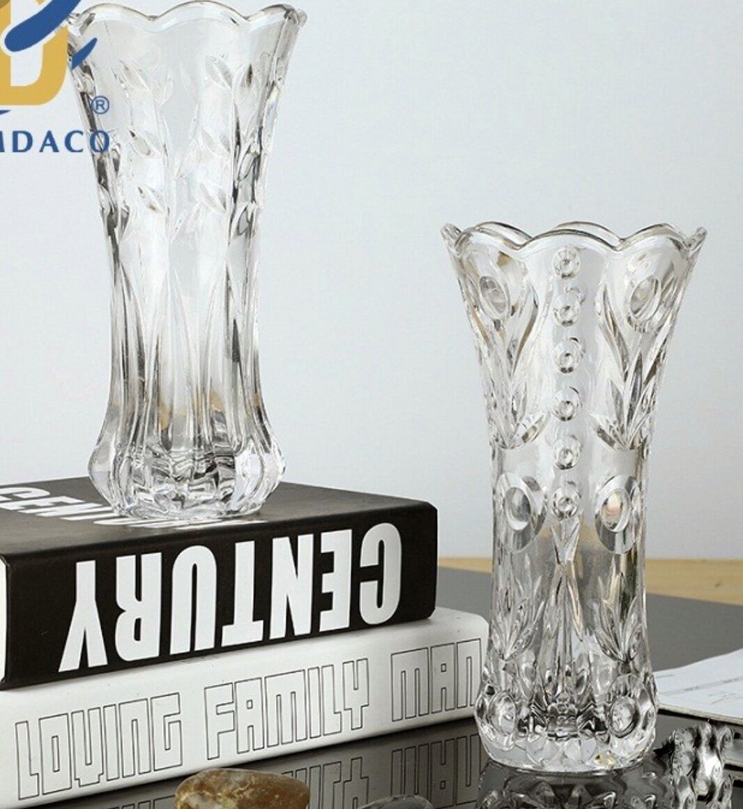 Bình hoa thủy tinh trắng 20cm