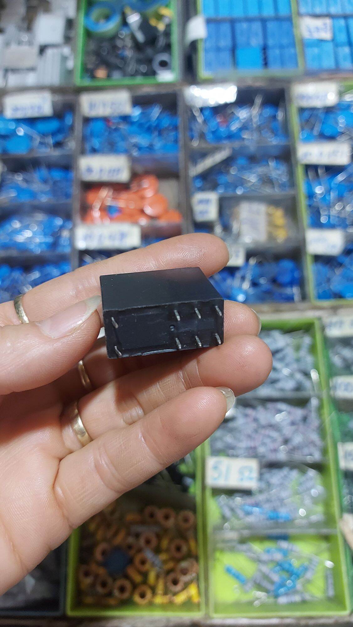 Rơle 24v 8 chân 16A