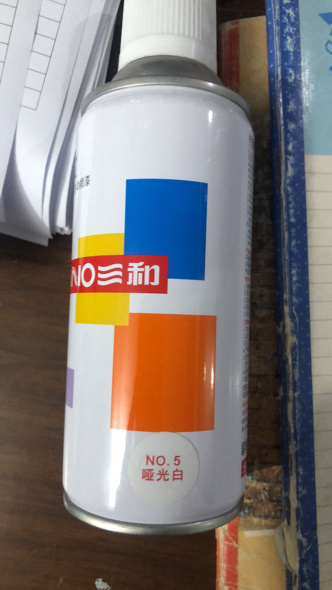 Sơn xịt sano trắng bóng 40, trắng mờ 05(350ml)