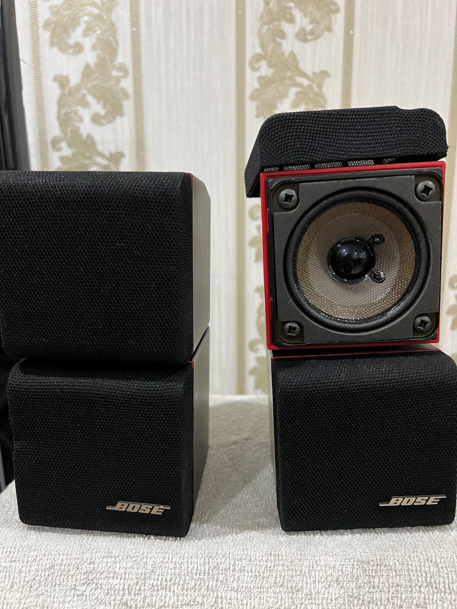 Cặp loa Bose cube hàng đấu giá Nhật