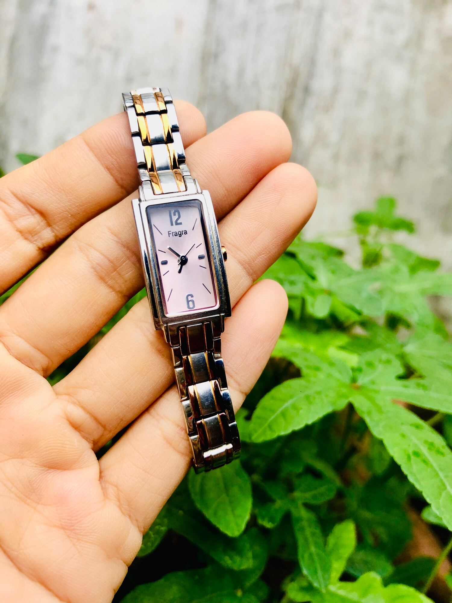 Đồng hồ nữ FRAGRA đơn giản nhẹ nhàng tinh tế độ mới 95% Đồng Hồ Nữ