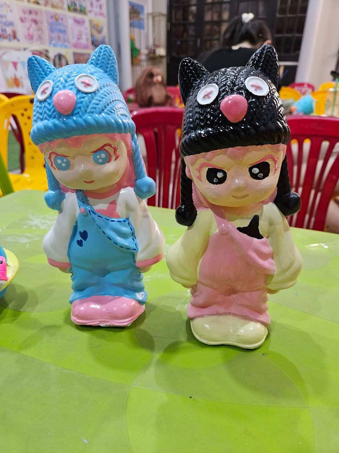 Tượng thạch cao tô màu Dora cao 22cm