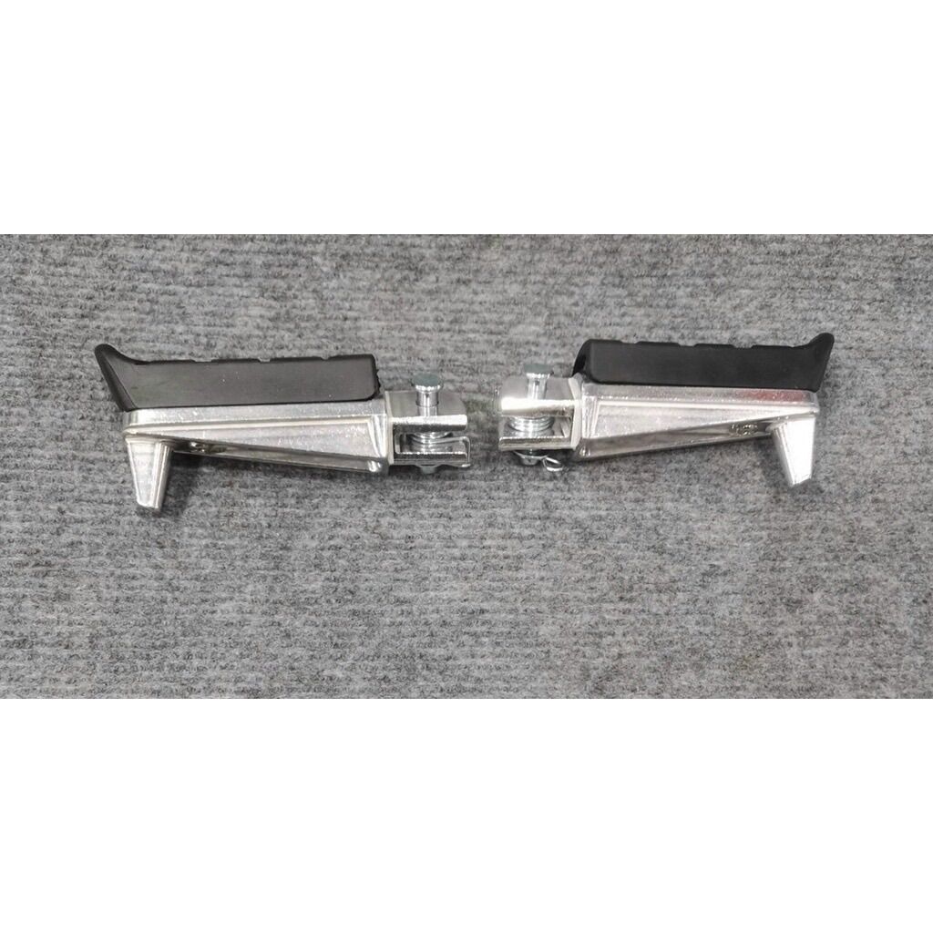 Gác chân trước exciter 135-150-155 & winner x v2 - v3 chính hãng universe