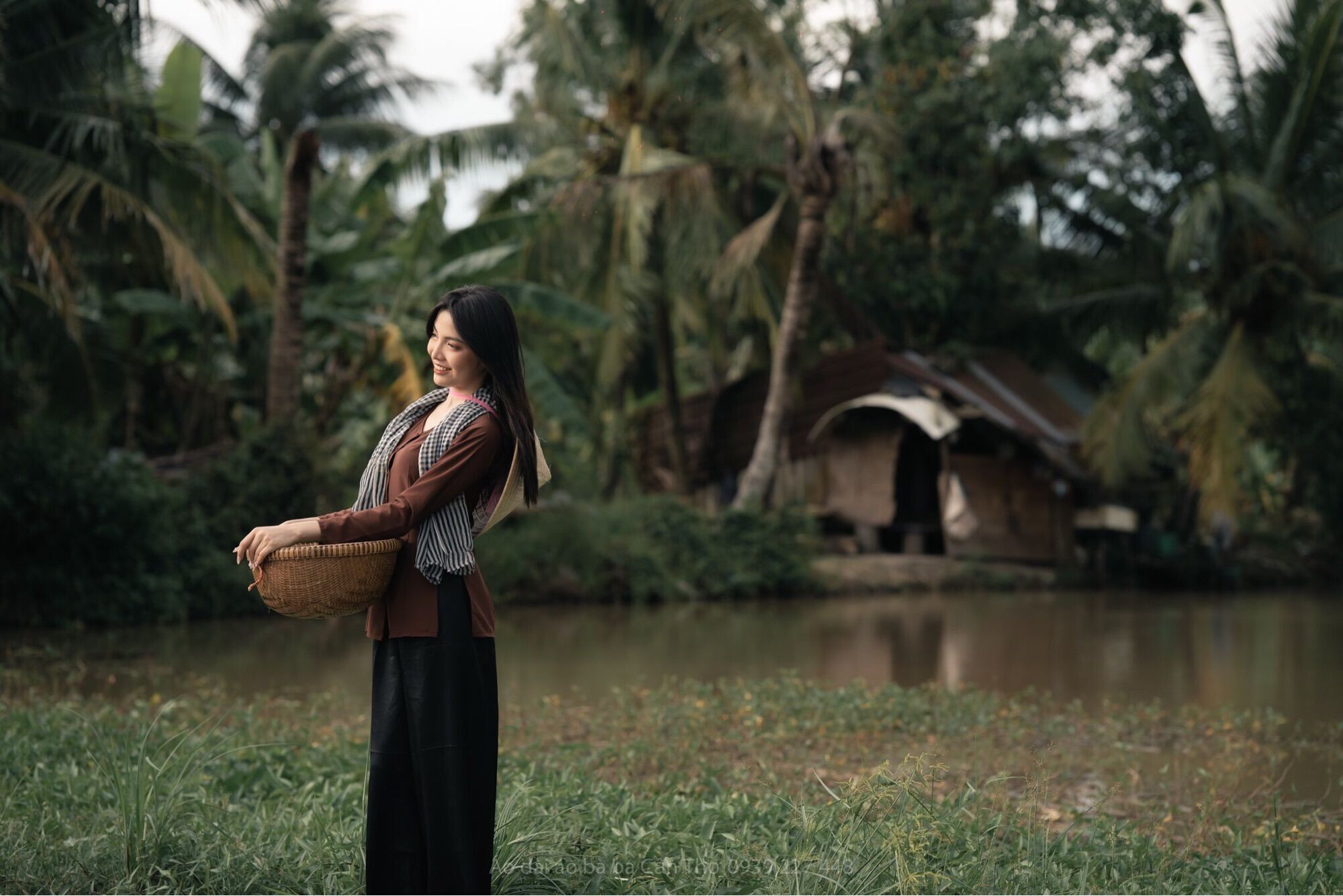 Áo bà ba lụa nâu