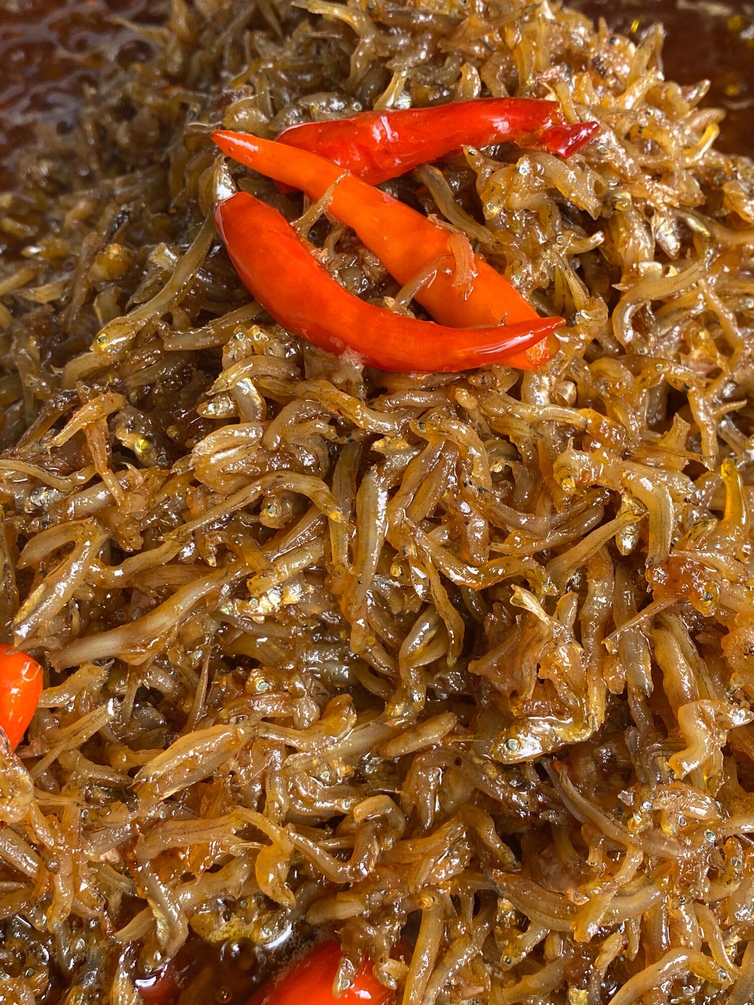 Cá cơm sữa( mờm) rim ớt tỏi