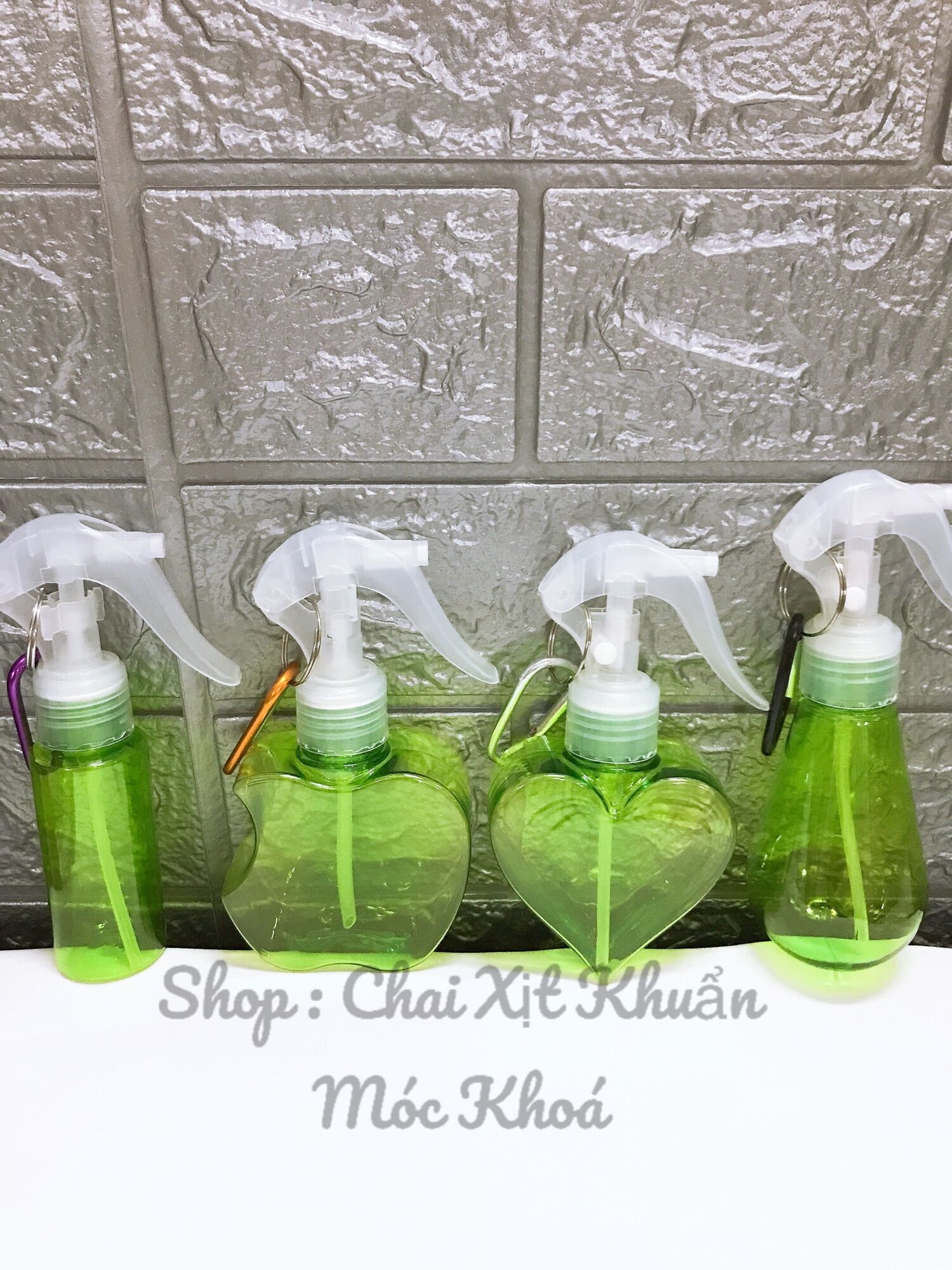 Combo 4 Chai Xịt Khuẩn Mini Móc Khoá ( 60,90,100ml)