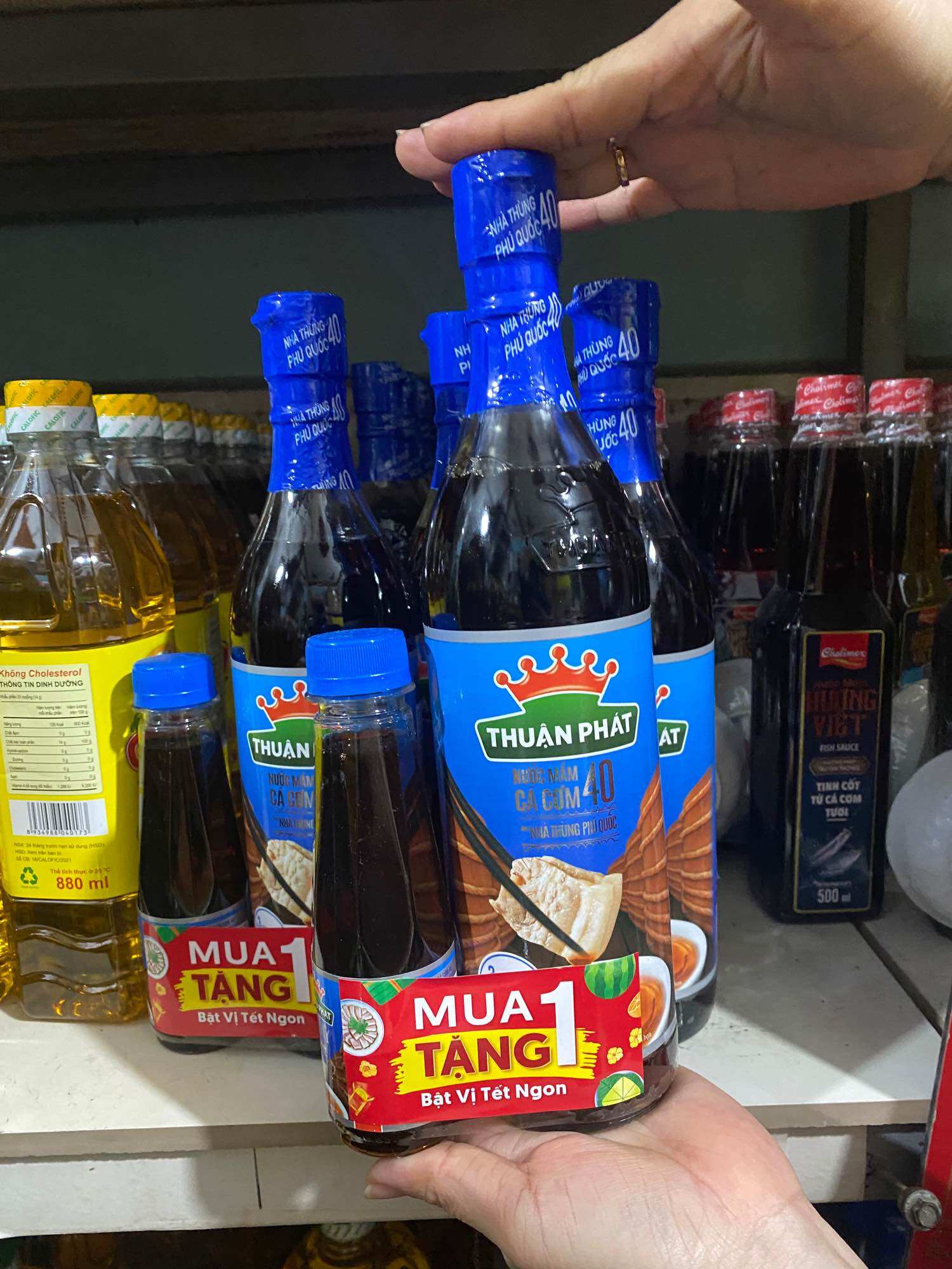 Mua 1 tặng 1 chai nước mắm cá cơm Thuận Phát 40