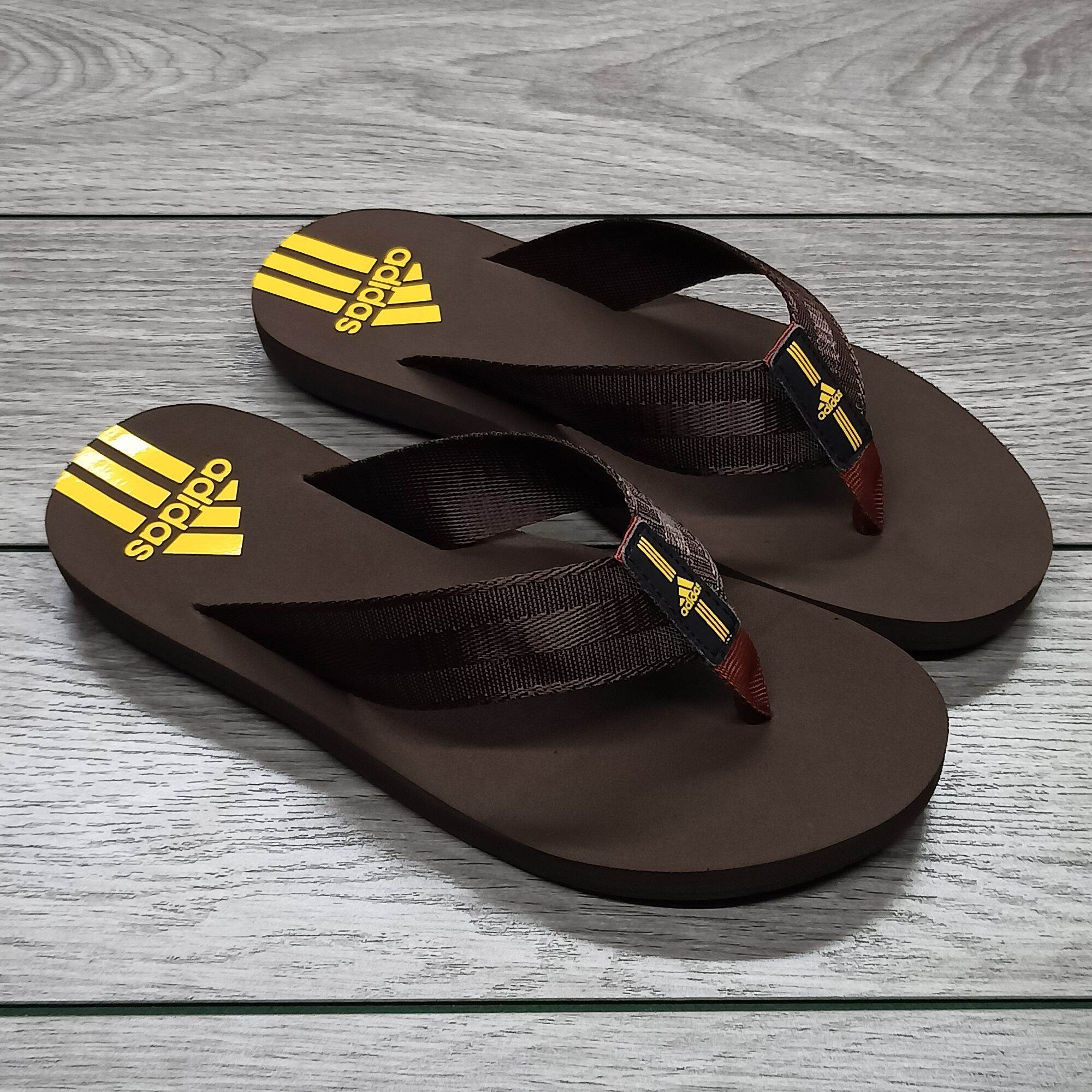 Dép kẹp xỏ ngón adidas màu nâu tong