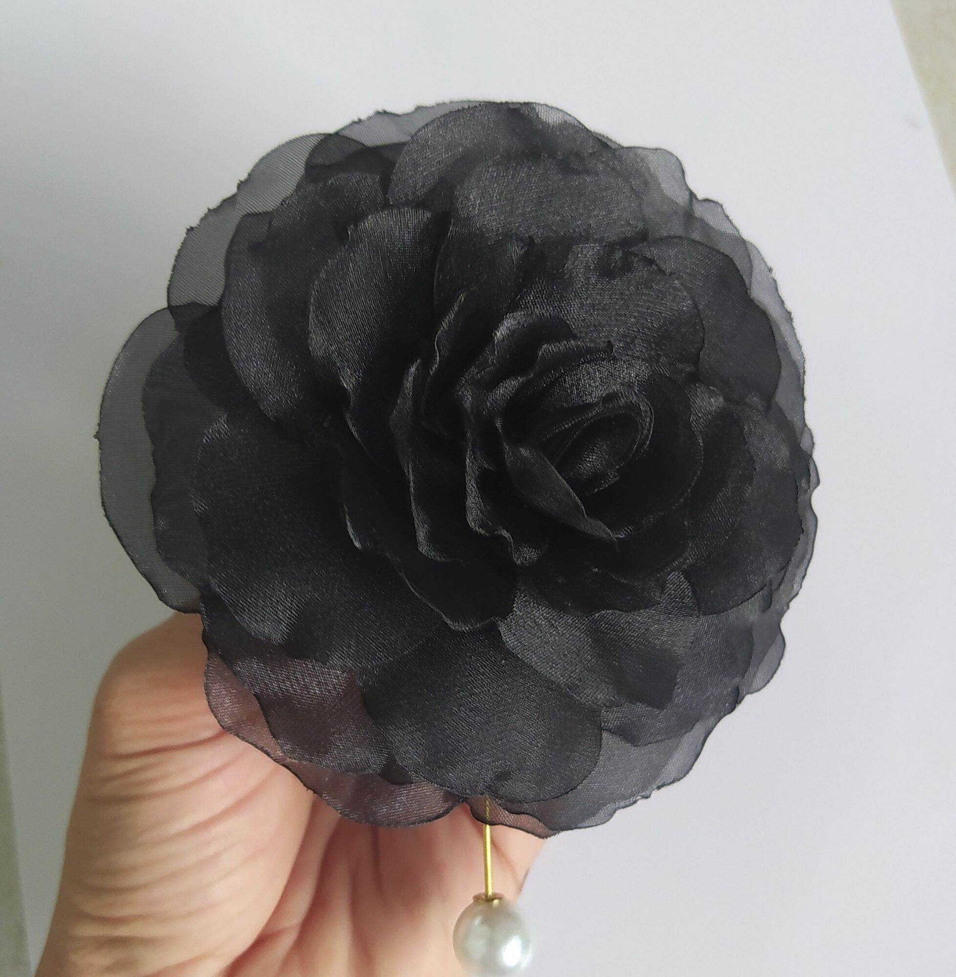 Hoa hồng đen cài áo Handmade Canto