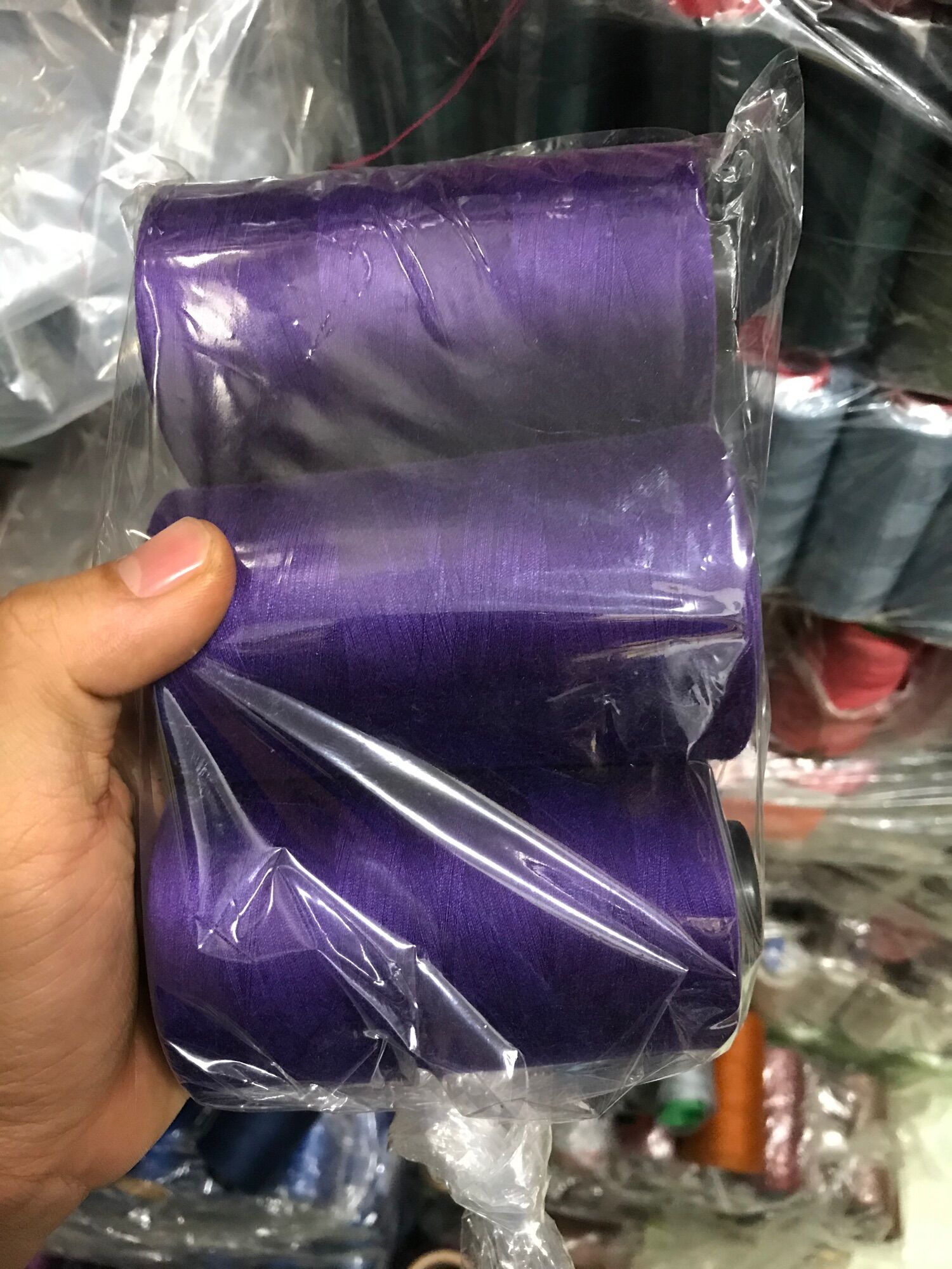 [HCM]12k/cuộn chỉ may 40/2 màu tím huế