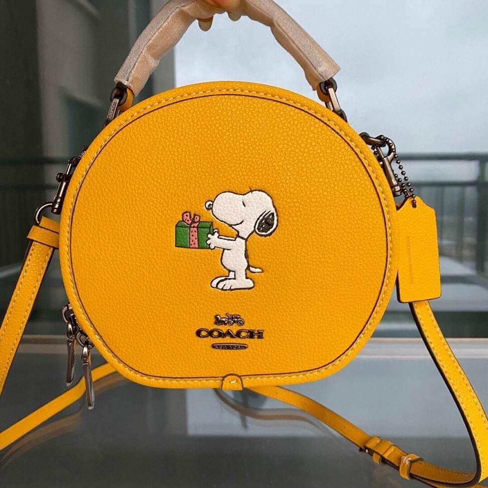 C0ACH Snoopy Present Motif da thật  sang chảnh