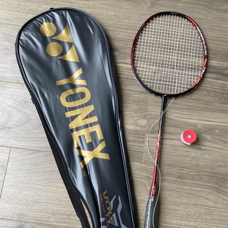 Vợt cầu lông yonex khung cacbon siêu hot (khuyến mãi căng dây và cuốn cán)
