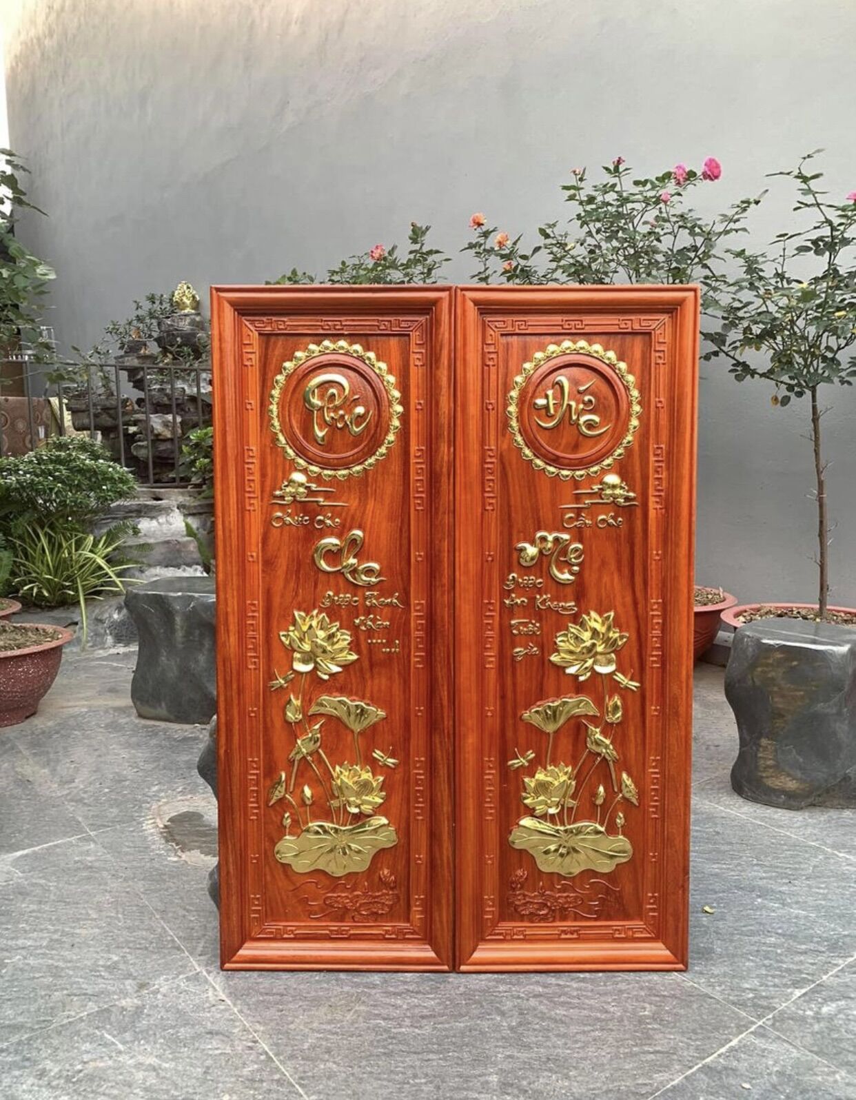 Tranh gỗ treo tường mẫu câu đối cha mẹ kích thước37.107cm